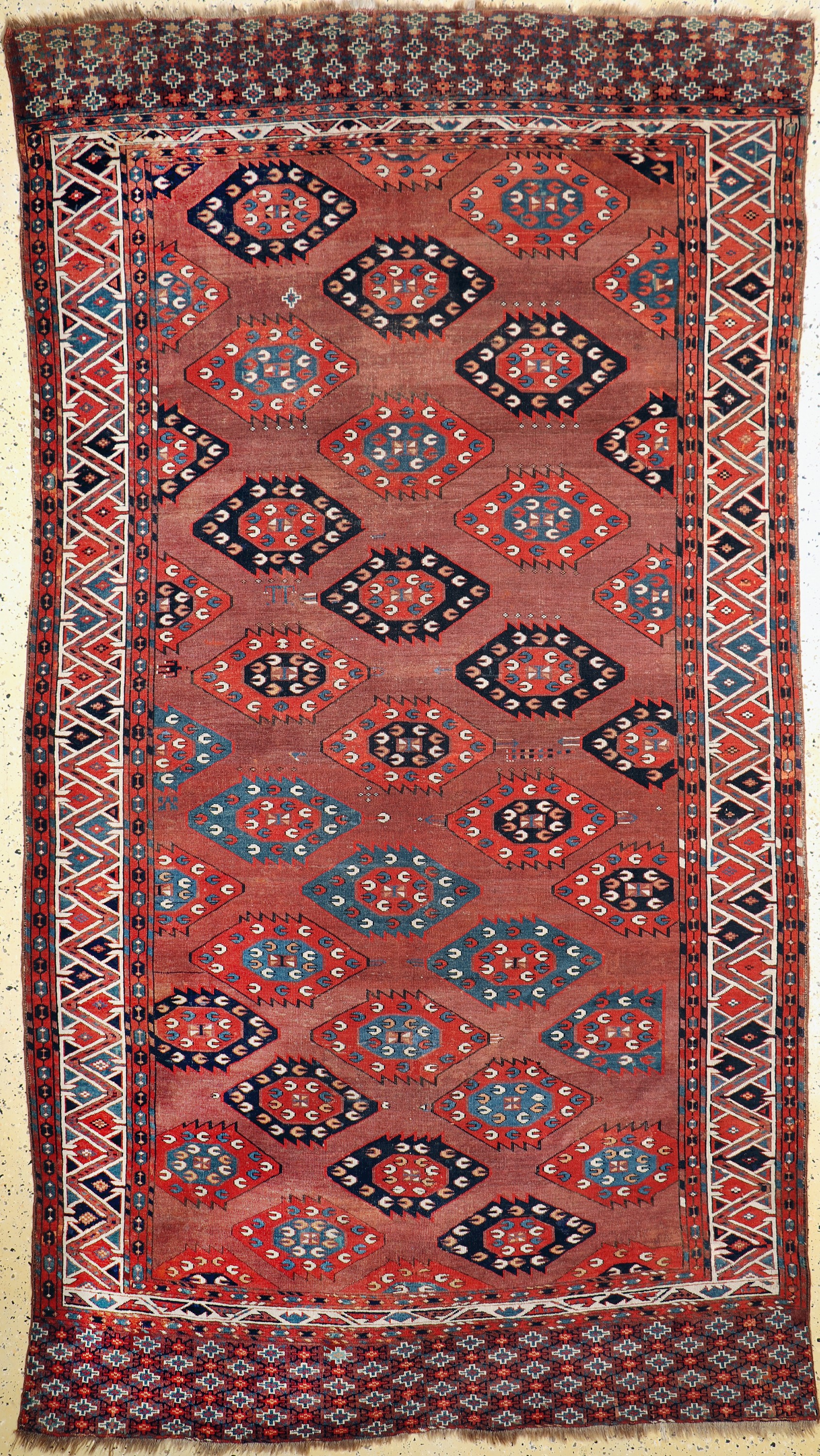 "C-Gül"Hauptteppich antik, Turkmenistan, Mitte 19.Jhd, Wolle auf Wolle, ca. 293 x 162 cm, EHZ: 2-3(Alte Restaurierungen).