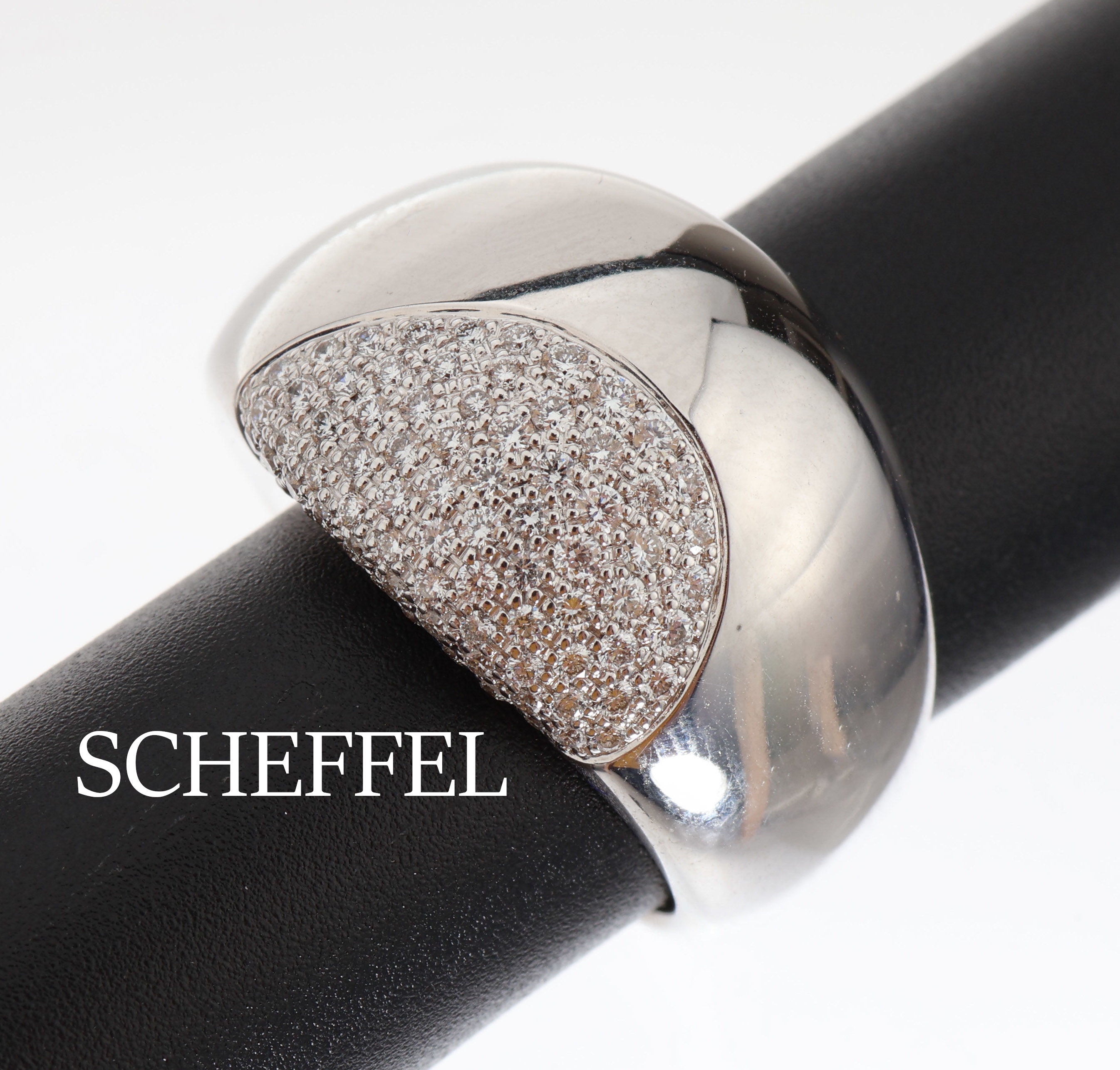 18 kt Gold SCHEFFEL Brillant-Ring, WG 750/000, Brillanten zus. ca. 0.67 ct feines Weiß/vs, RW 55, ca. 20.4 g