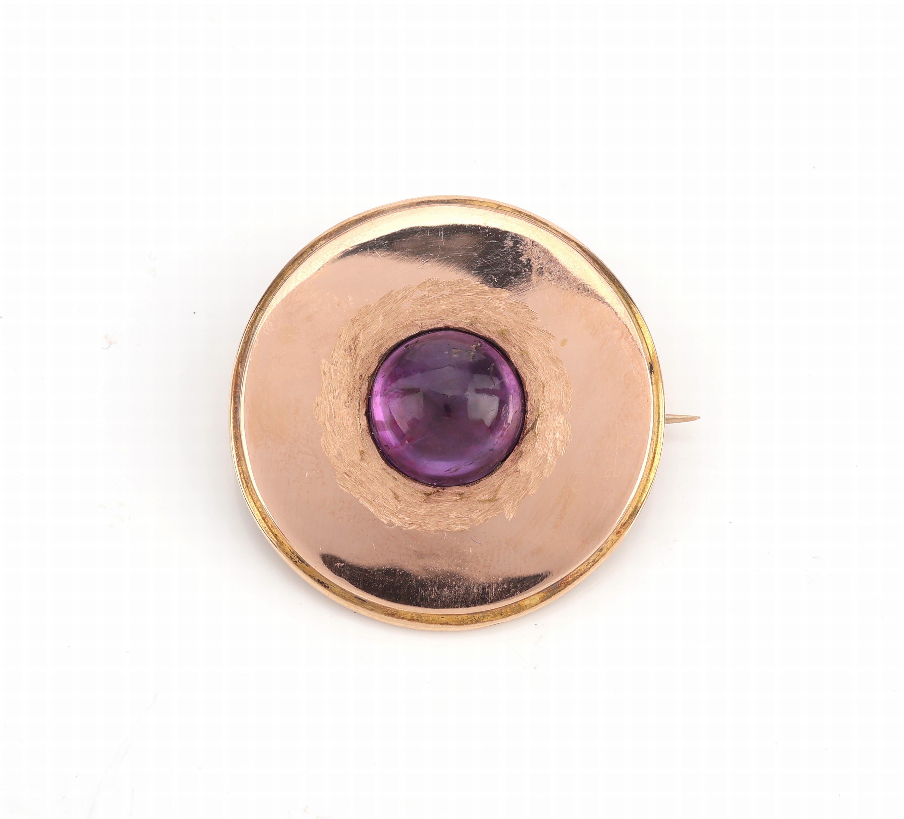 14 kt Gold Amethyst-Brosche, GG 585/000 gepr., rund, mittig runder Amethyst-Cabochon, umgeben von stil. Lorbeerkranz, D. ca. 3 cm, ca. 6.9 g