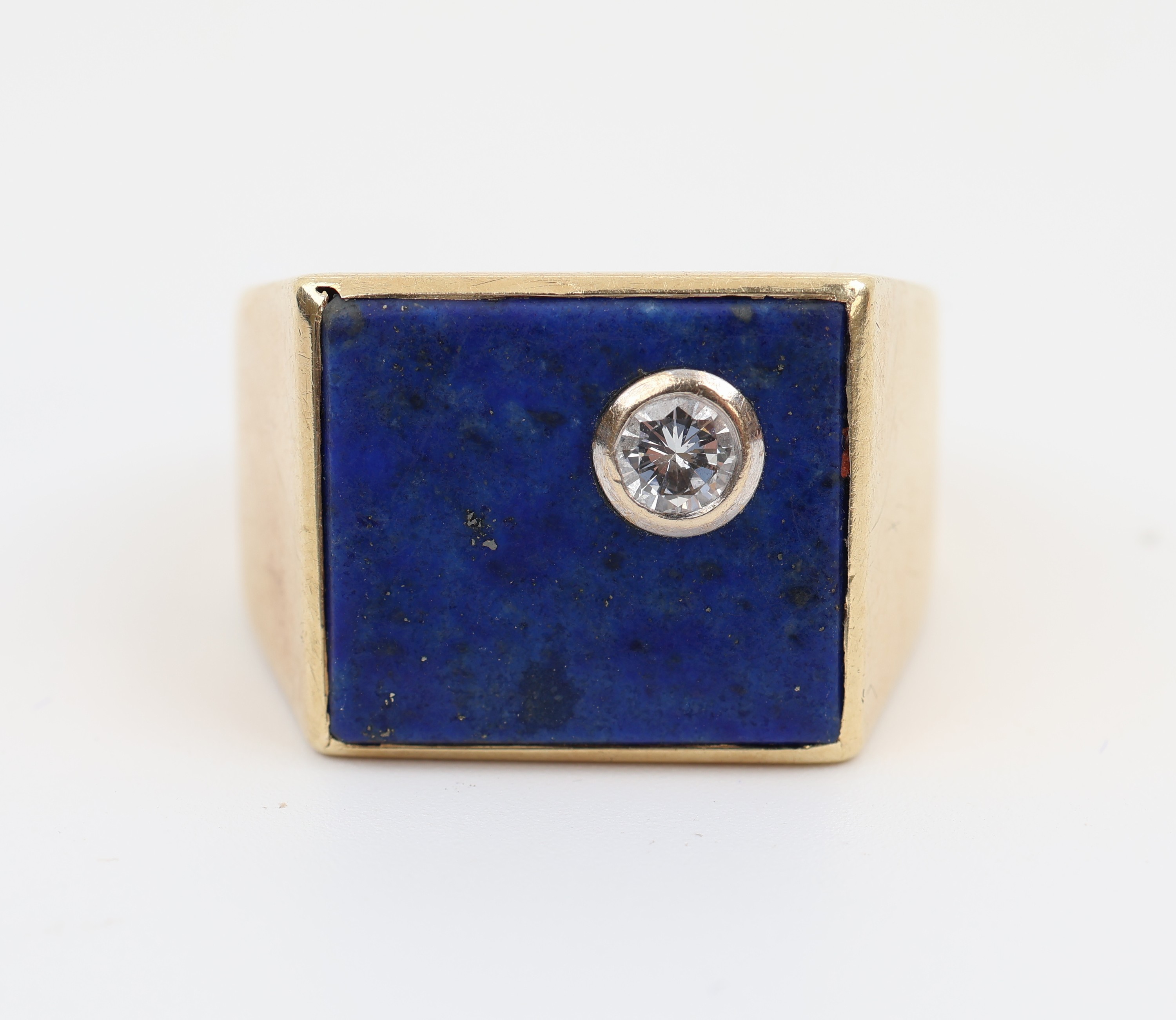Detail b: 14 kt Gold Lapislazuli-Brillant-Ring, GG 585/000, rechteckiger Ringkopf mit LapislazuliEinlage, 1 Brillant ca. 0.20 ct Weiss/p, RW 64,ca. 11.7 g