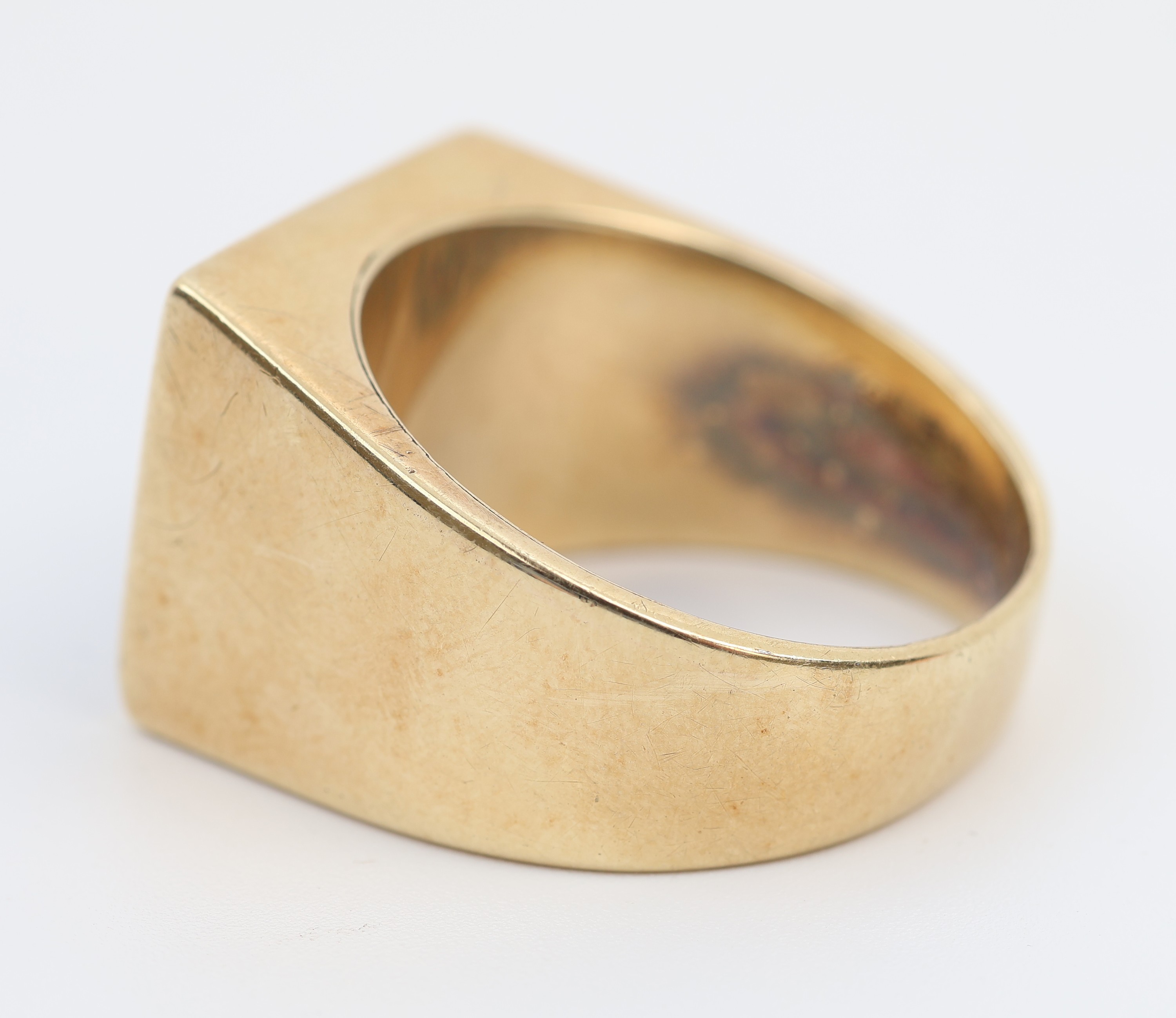 Detail c: 14 kt Gold Lapislazuli-Brillant-Ring, GG 585/000, rechteckiger Ringkopf mit LapislazuliEinlage, 1 Brillant ca. 0.20 ct Weiss/p, RW 64,ca. 11.7 g
