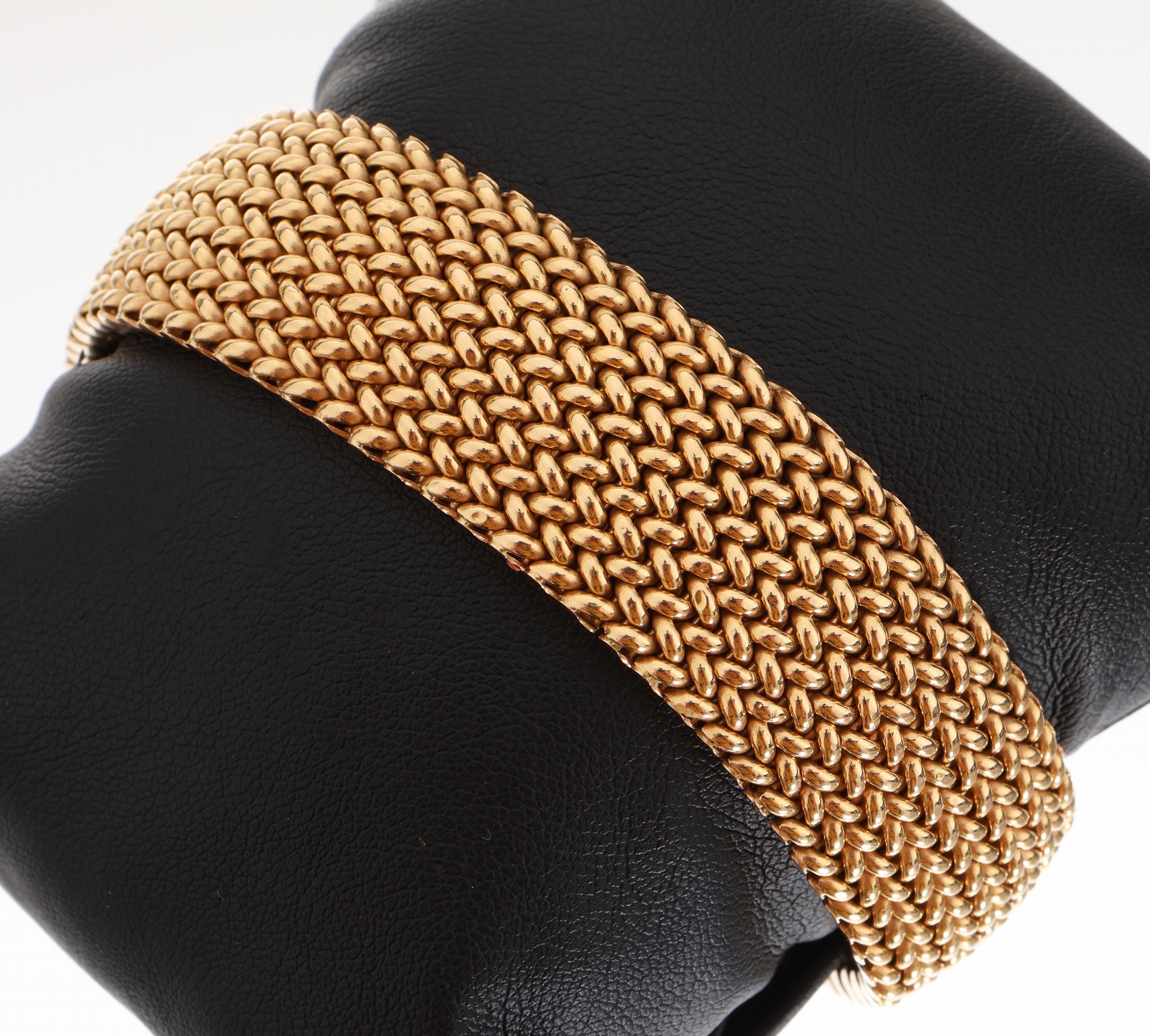 18 kt Gold Armband, GG 750/000, 42.1 g, L. ca. 20 cm, geflochten, Kastenschloss mit Sicherheitsacht