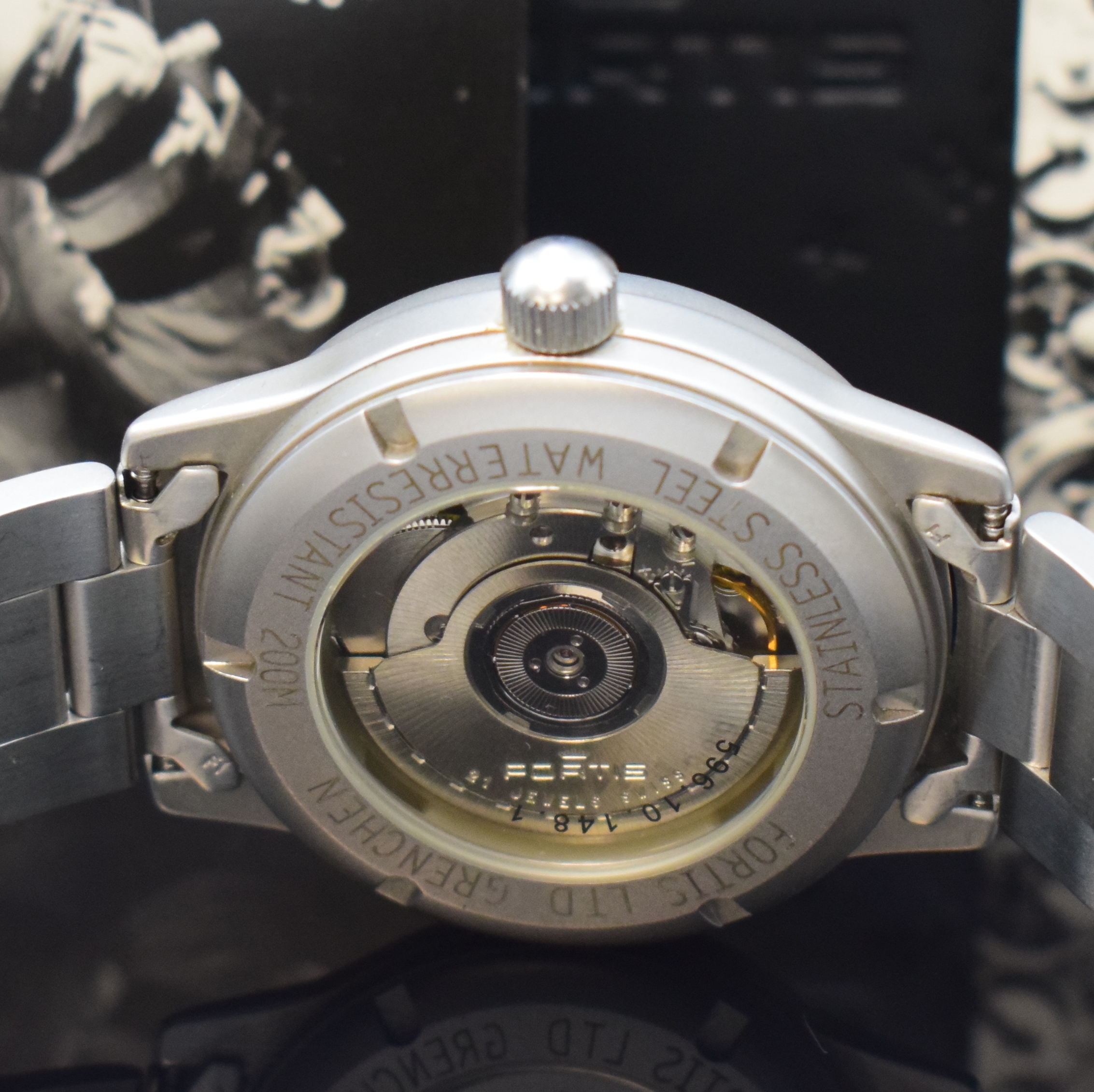 Detail d: FORTIS Herrenarmbanduhr mit 24 Stunden-Anzeige in Stahl Referenz 586.10.148, Schweiz verk. lt. beil. Pap. 04/2002, Automatik, beids. vergl. Geh. ...