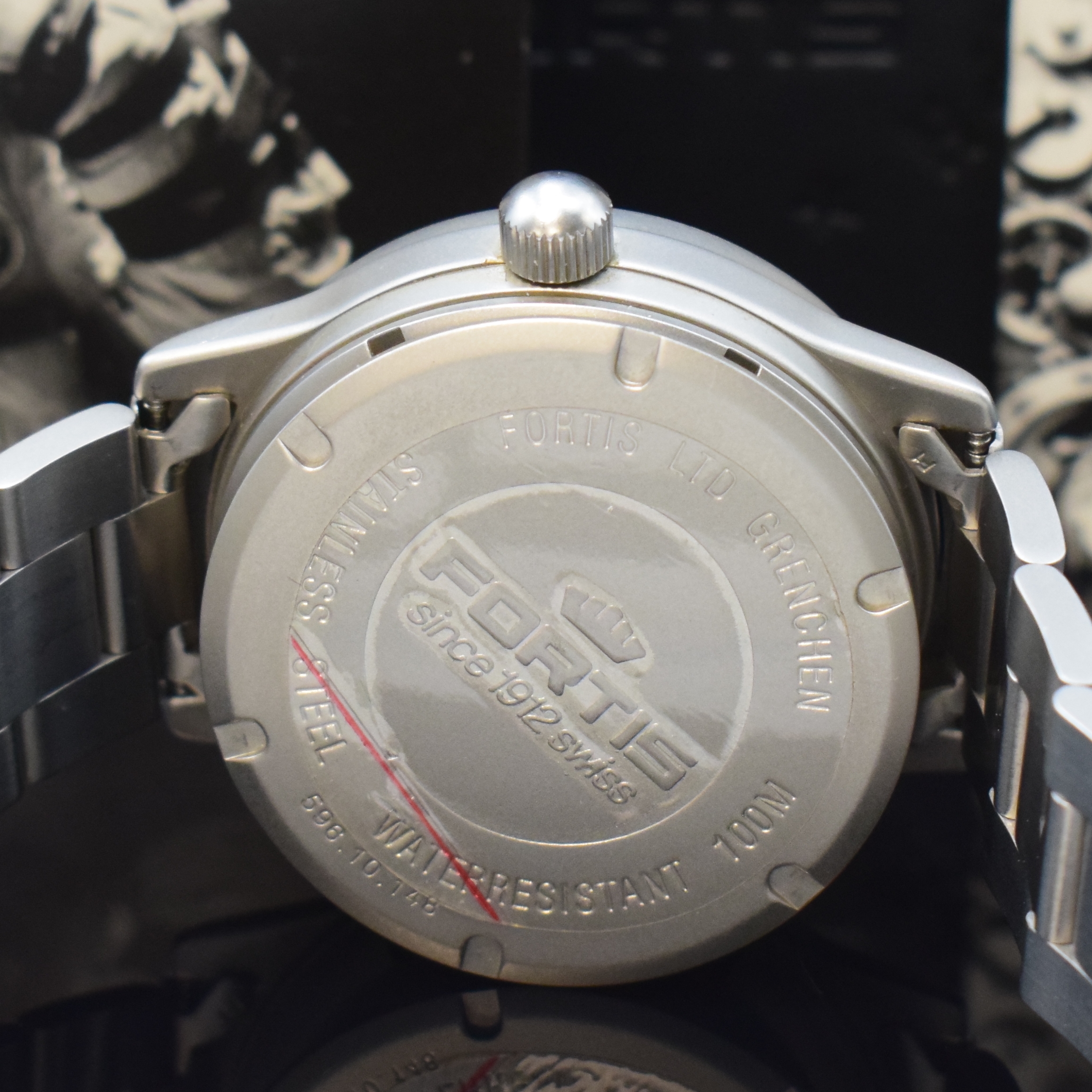 Detail e: FORTIS Herrenarmbanduhr mit 24 Stunden-Anzeige in Stahl Referenz 586.10.148, Schweiz verk. lt. beil. Pap. 04/2002, Automatik, beids. vergl. Geh. ...