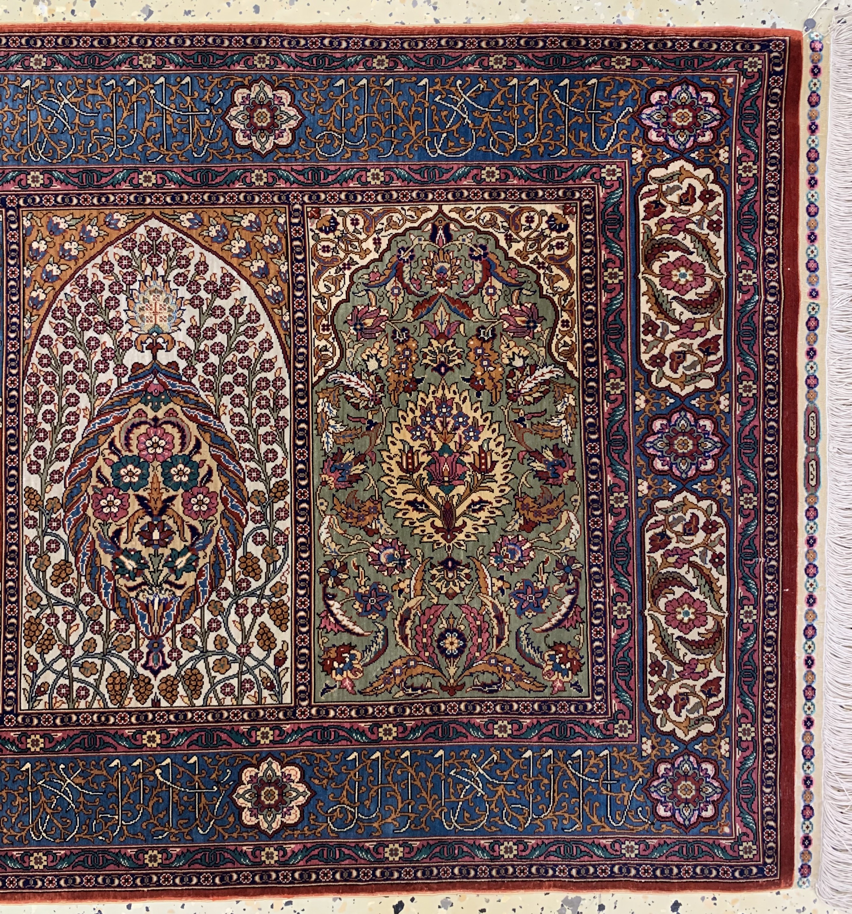 Detail a: Hereke Seide fein Türkei, signiert(Derin), Ende 20.Jhd, reine Naturseide(Metallbroschiert), ca. 145 x 70 cm, ca. 1,0 Mio. Kn/qm, EHZ: 1