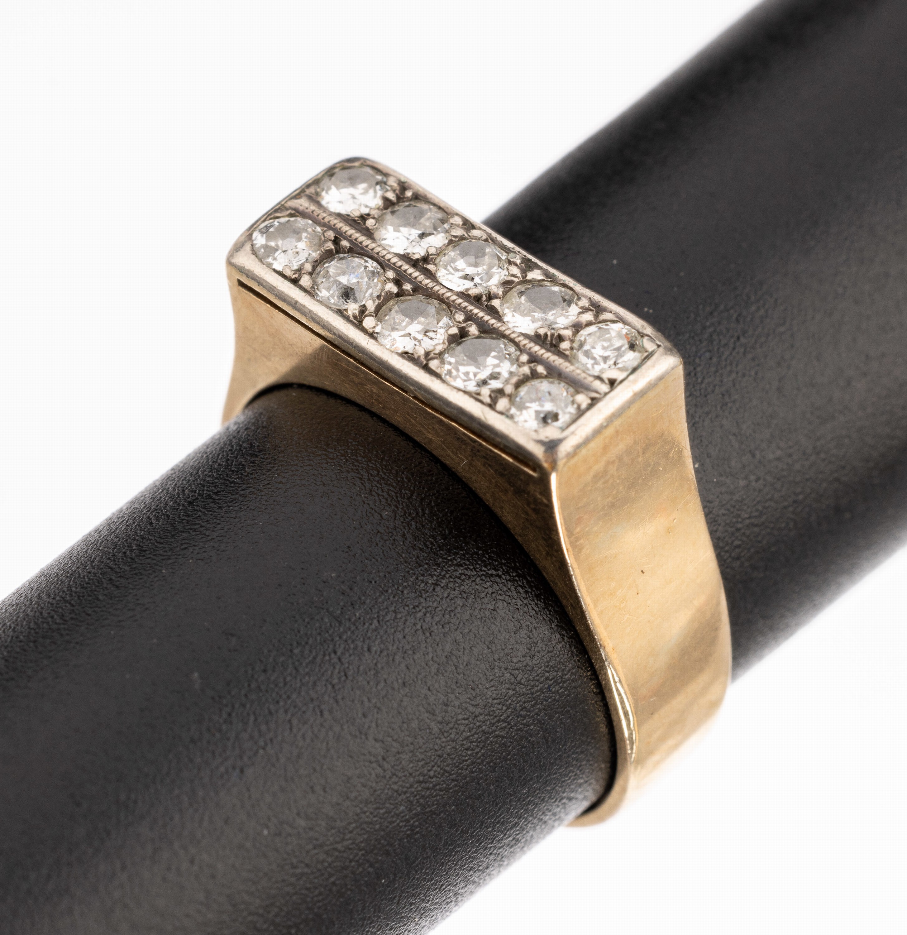 14 kt Gold Diamant-Ring, GG/WG 585/000, 10 in WG gefasste Altschliffdiamanten zus. ca.0.65 ct Weiss/p, RW 59, ca. 6.3 g