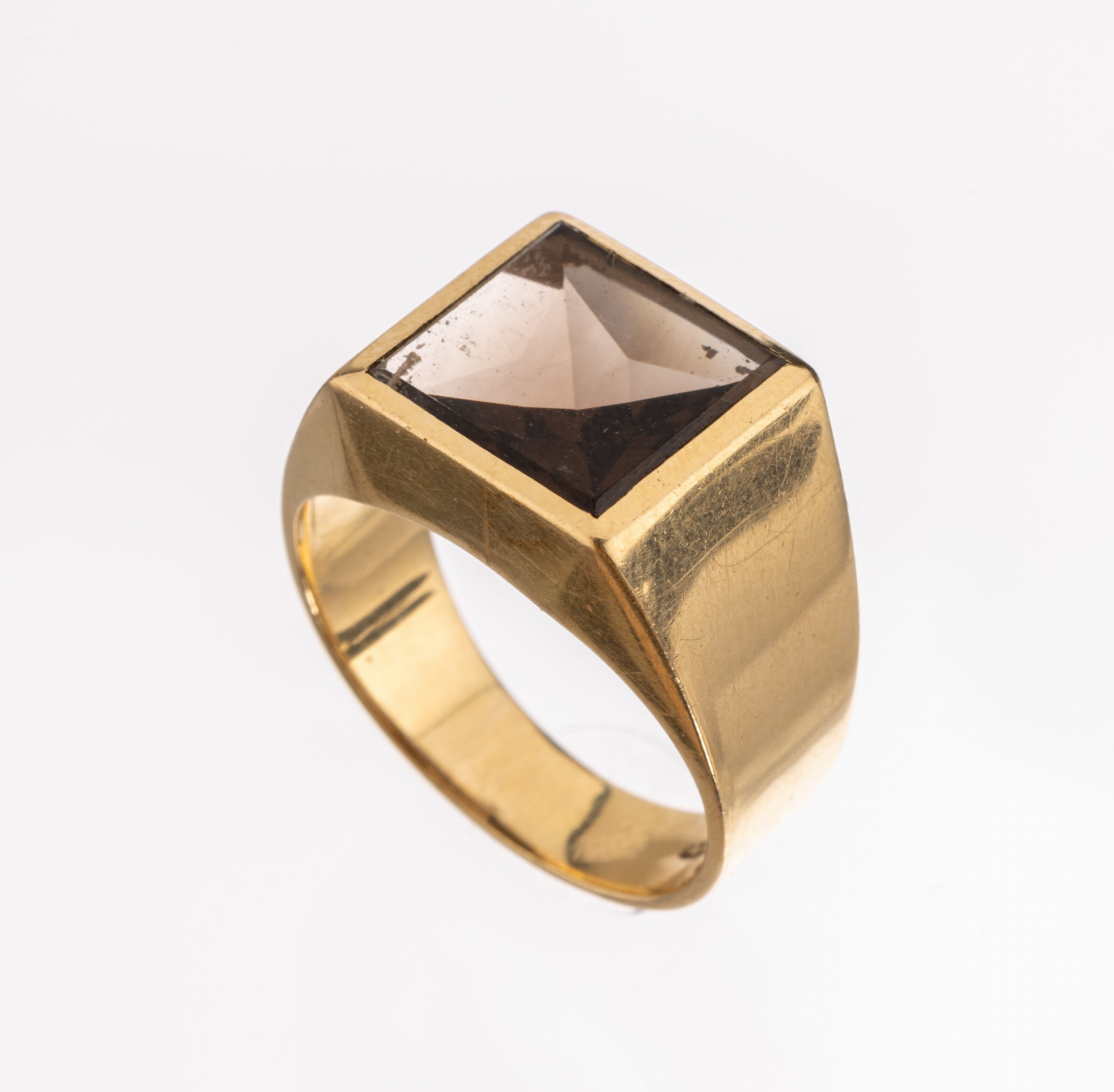 14 kt Gold Rauchquarz Ring, GG 585/000, Rauchquarz im Buff-Top-Schliff, RW 62, ca. 9.8g