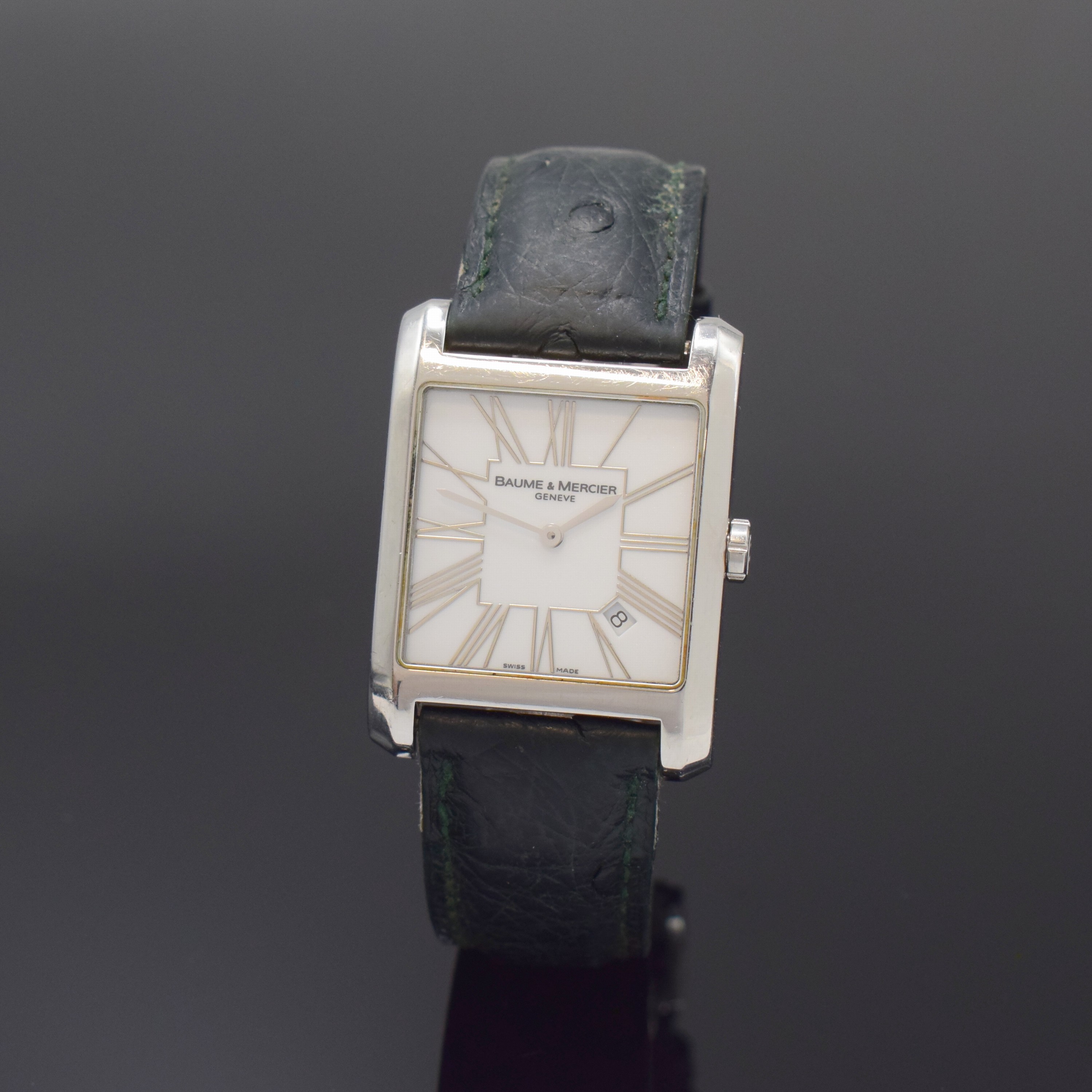 BAUME & MERCIER rechteckige Armbanduhr in Stahl, Schweiz um 2010, quartz, 4-fach verschr. Geh., Saphirglas, neutr. Lederband m. orig. Faltschl. in ...
