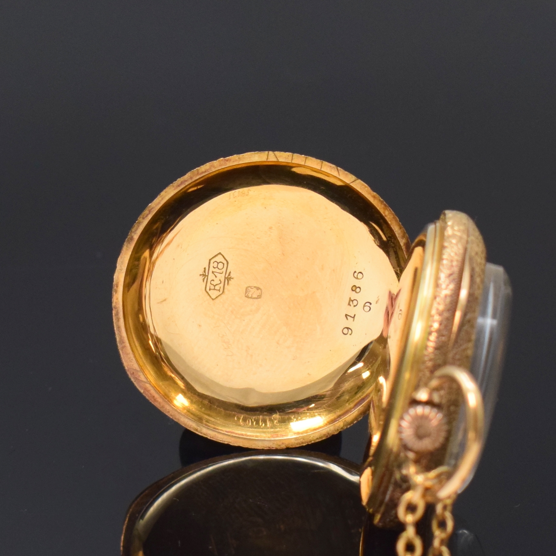 Detail b: A.Lansel, Zürich, Damentaschenuhr in RoseG 750/000 an Kette in GG 333/000, Schweiz um 1900, fein-grav. 2-Deckel Goldgeh. dell., rücks. ...