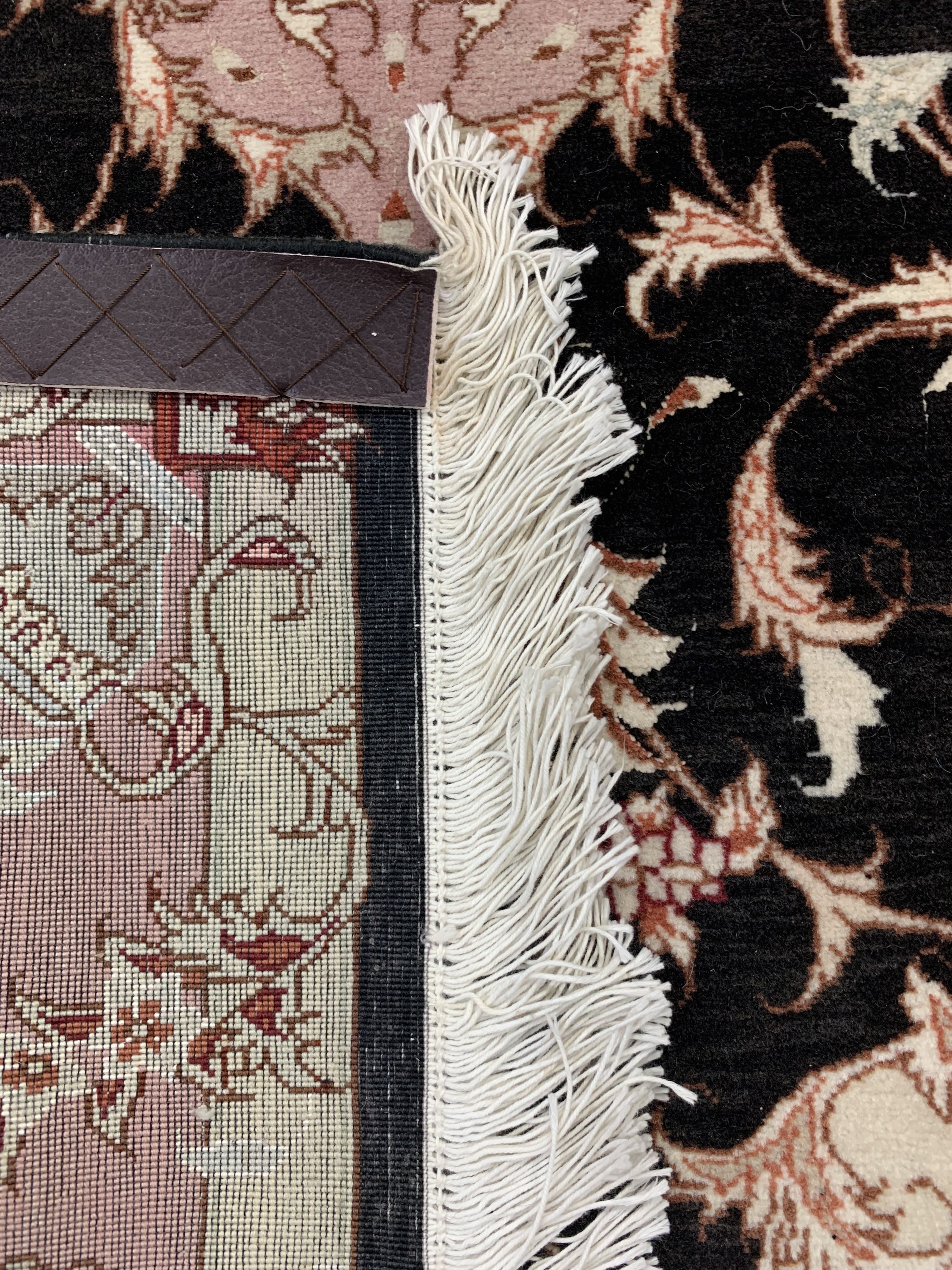 Detail e: Täbriz fein(50 Raj), Persien, Ende 20 Jhd, Korkwolle mit Seide, ca. 155 x 101 cm, ca. 500.000 Kn/qm, EHZ: 2