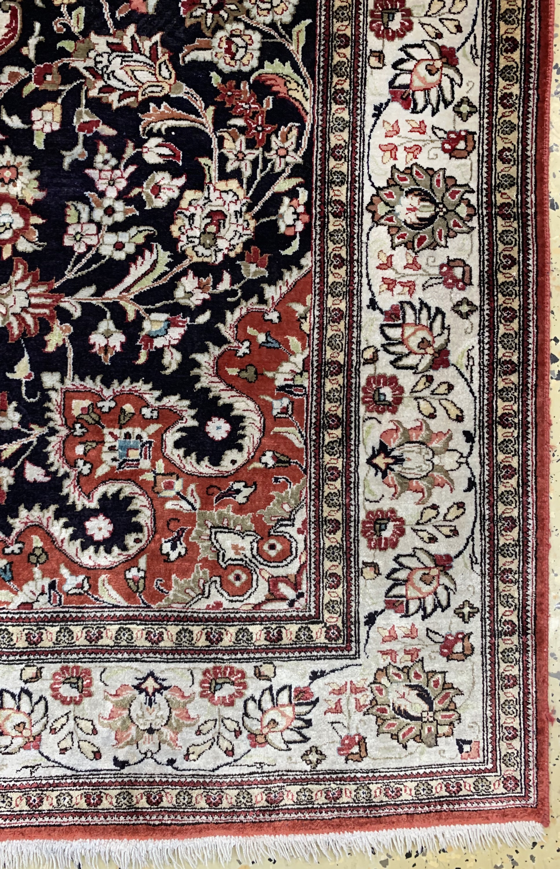 Detail a: Ghom Seide, Persien, Mitte 20.Jhd, reine Naturseide, ca. 150 x 105 cm, EHZ: 2