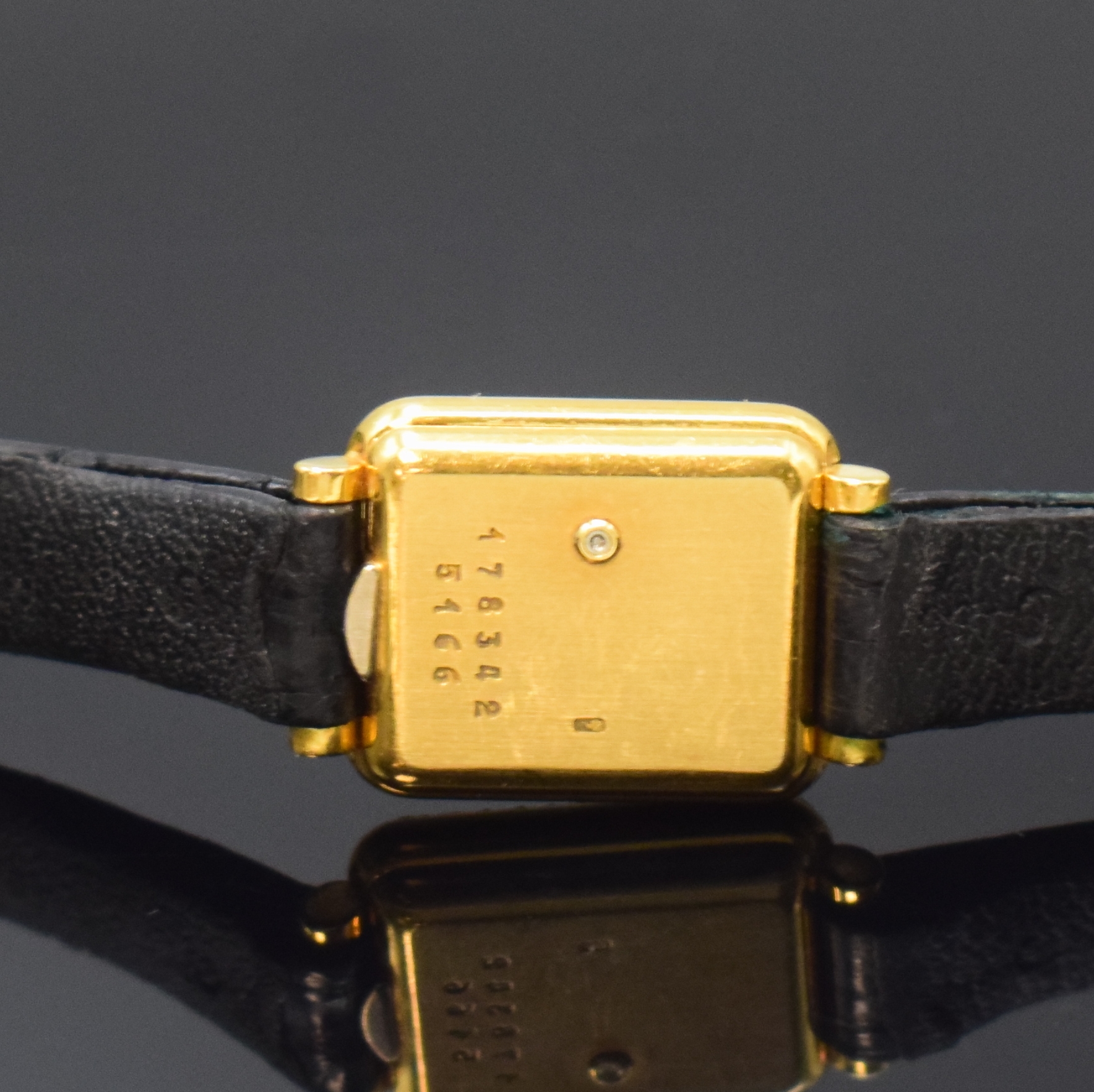 Detail e: CHOPARD feine Damenarmbanduhr in GG 750/000 mit Brillantlünette Referenz 5166 Schweiz um 1990, quarz, Boden aufgedr., orig. Lederband m. verg. orig. ...