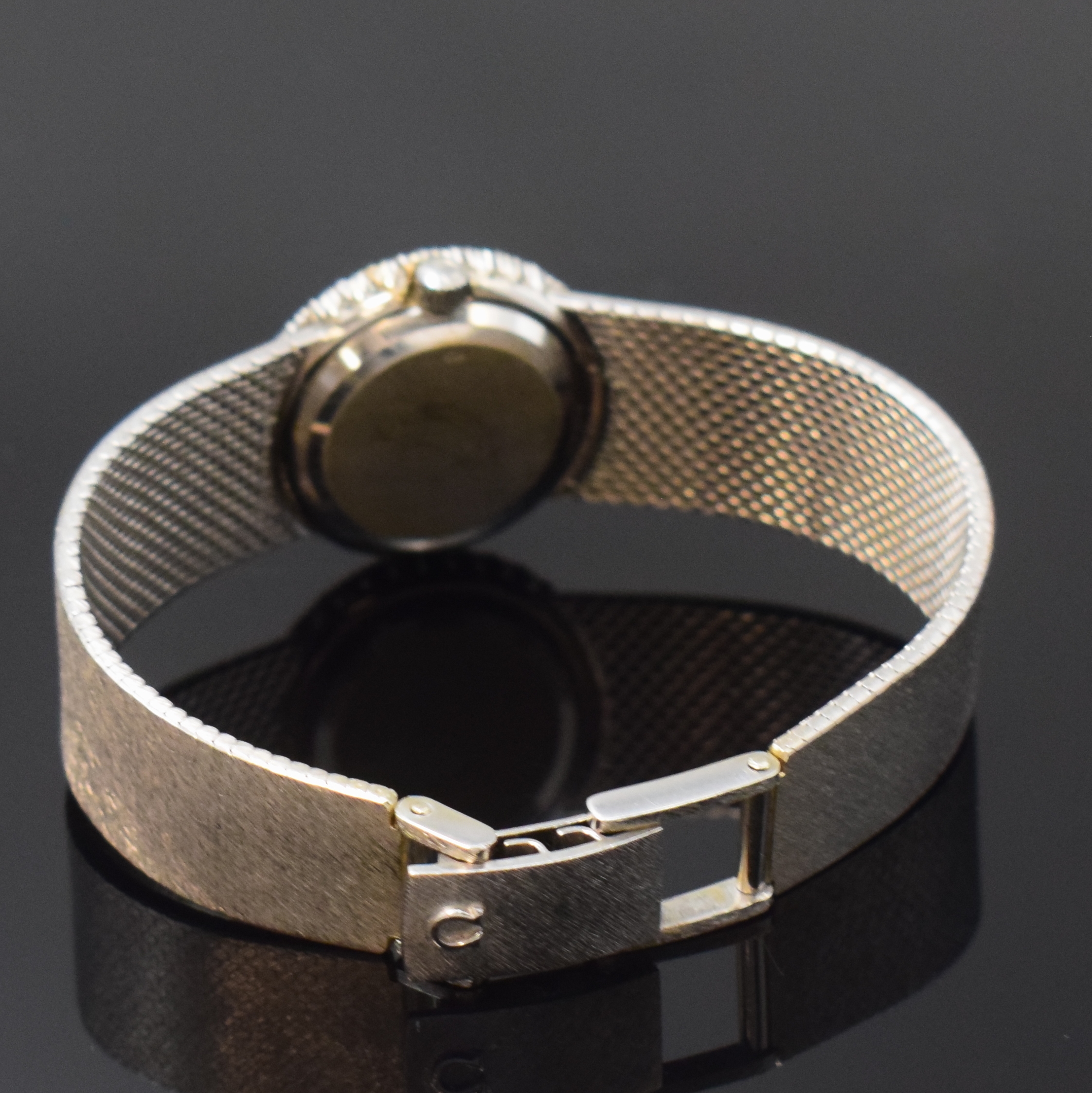 Detail b: OMEGA De Ville Damenarmbanduhr in WG 750/000 mit Diamanten Referenz 7245, Schweiz um 1970, Handaufzug, 2-teil. Geh., Boden aufgedr., Lünette mit ...