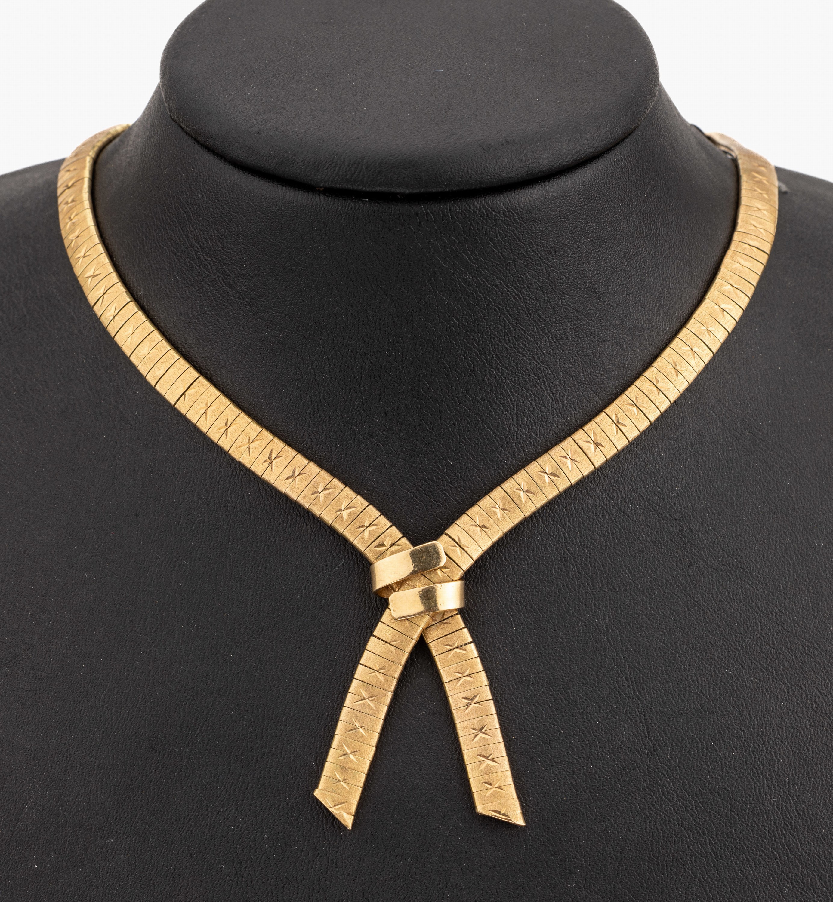 14 kt Gold Collier, GG 585/000, sat., einzelne Glieder mit kreuzförm. Gravur, (1 fehlt), L. ca. 42 cm, Kastenschloss mit 2 Sicherheitsachten, ca. ...