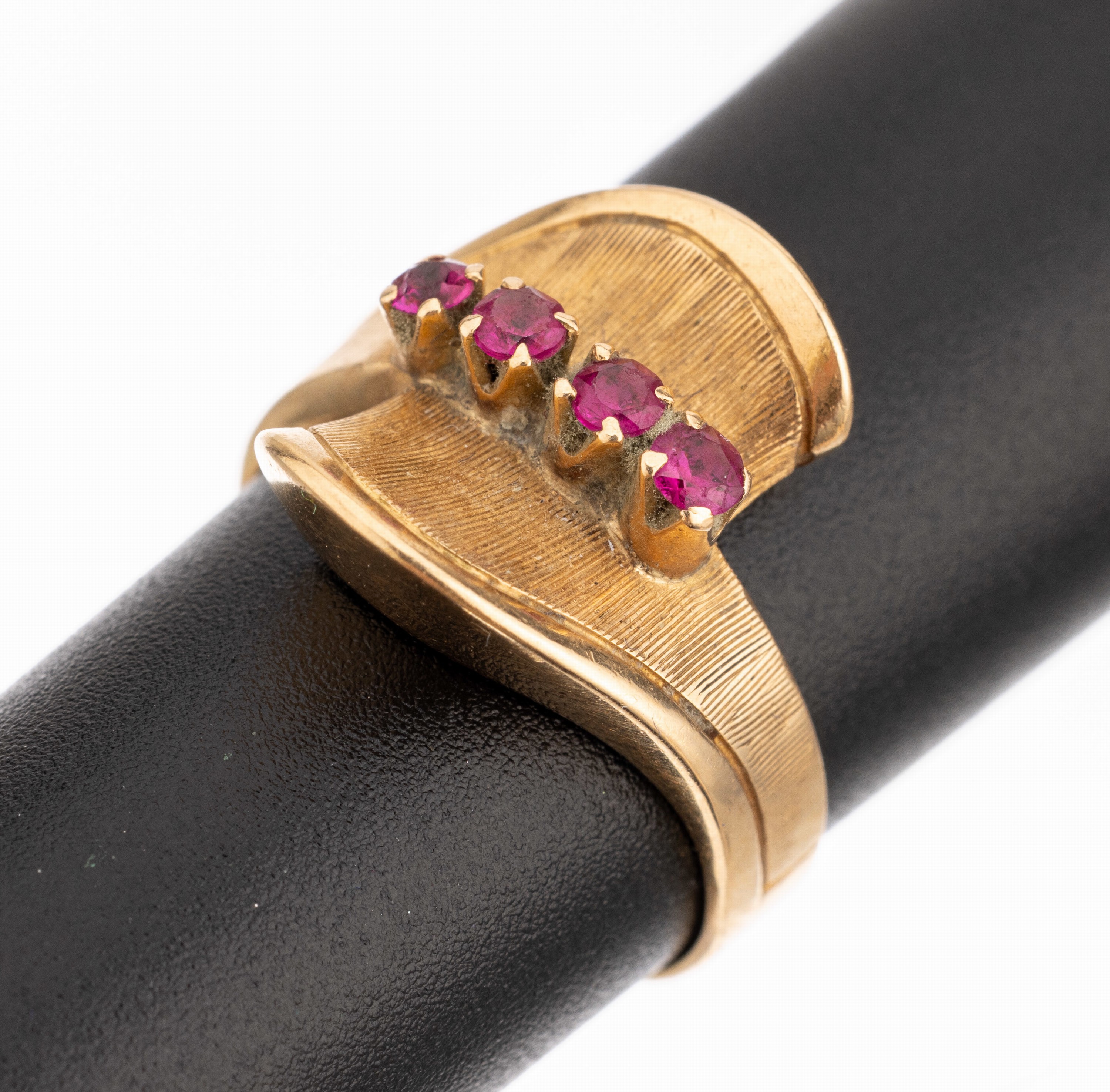 14 kt Gold Rubin-Diamant-Ring, GG 585/000, 4 rundfacett. Rubine, RW 50, ca. 5.5 g