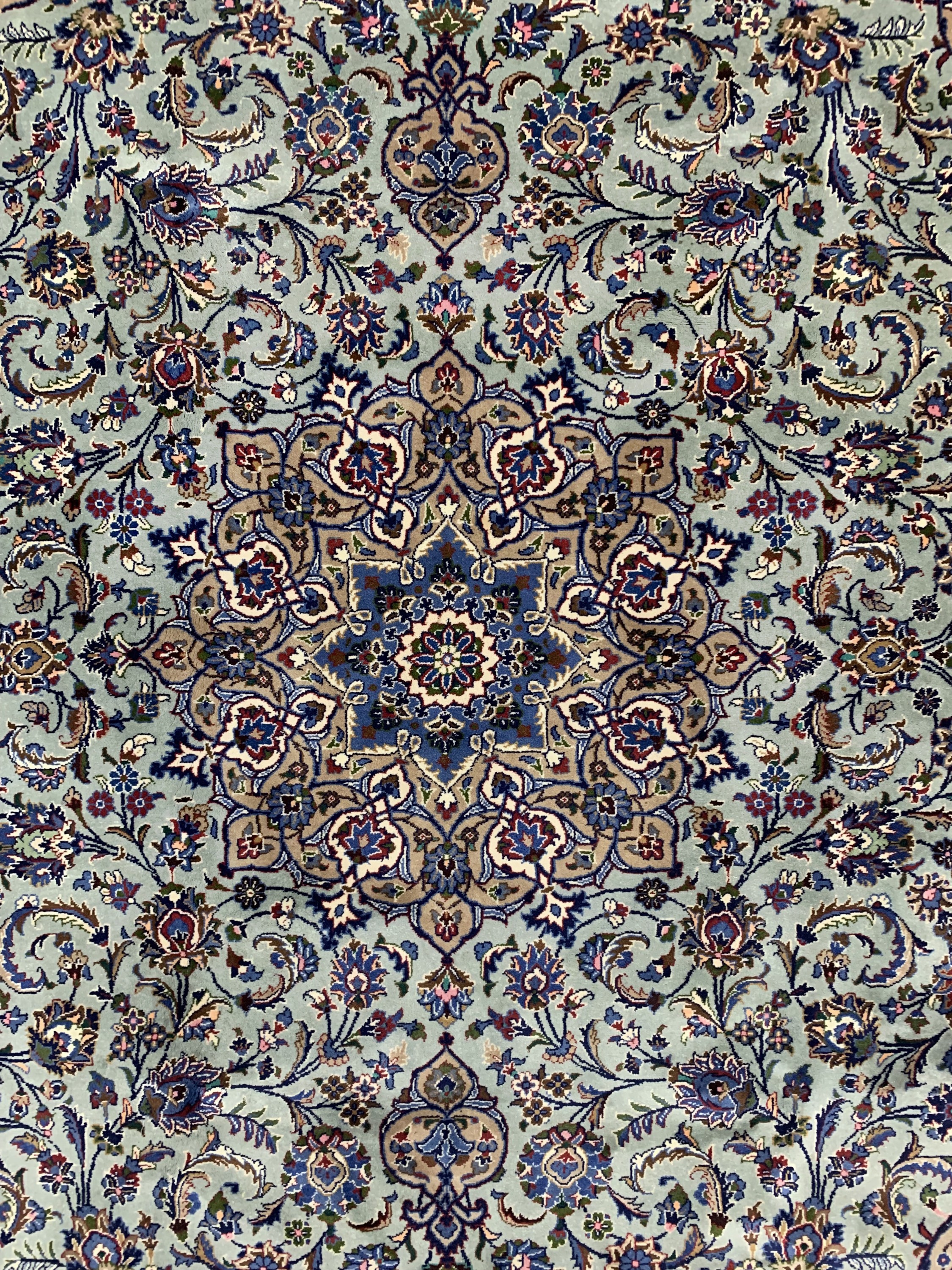 Detail c: Kashmar, Persien, ca. 50 Jahre, Wolle auf Baumwolle, ca. 343 x 252 cm, EHZ: 2