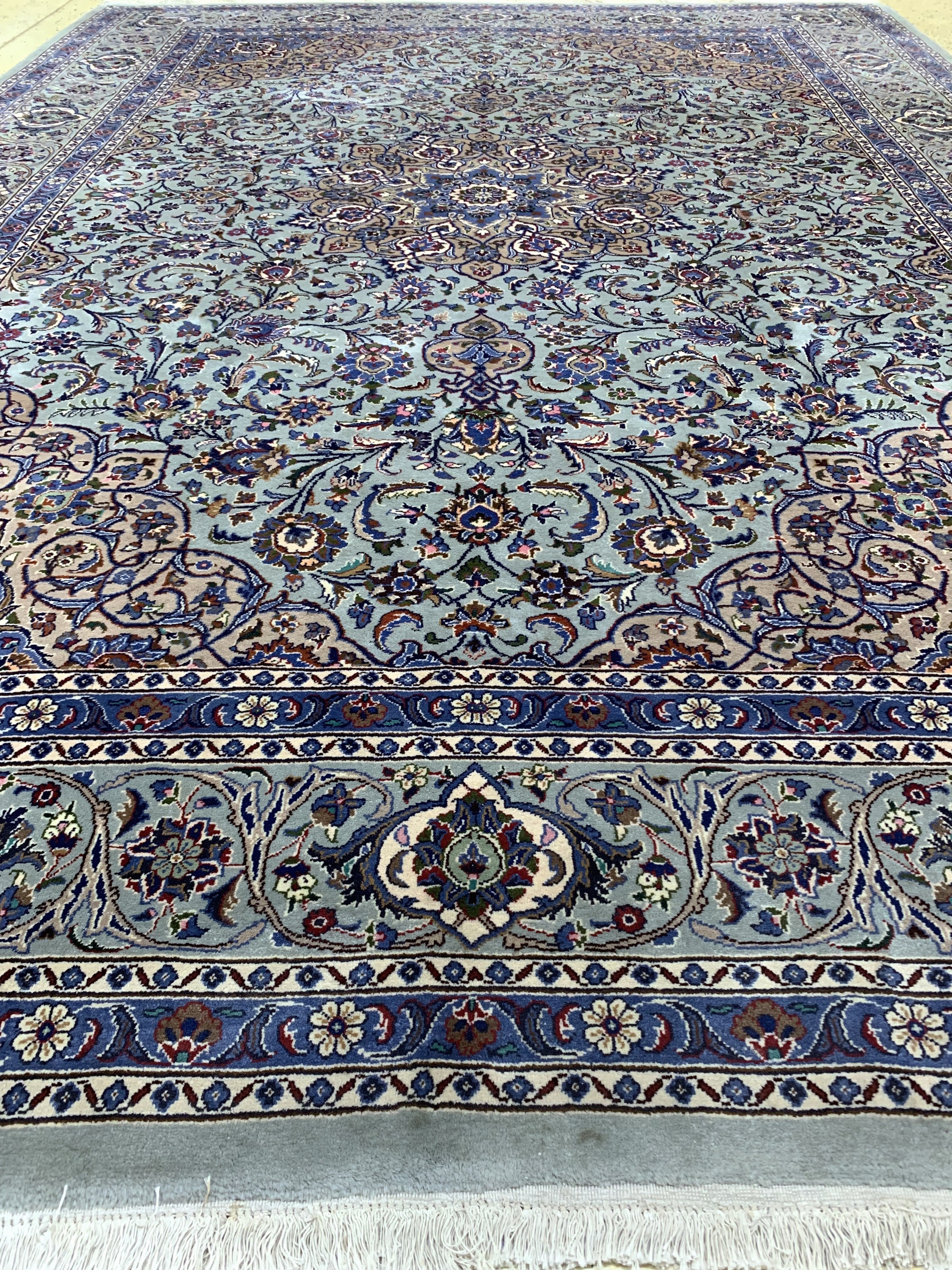 Detail f: Kashmar, Persien, ca. 50 Jahre, Wolle auf Baumwolle, ca. 343 x 252 cm, EHZ: 2