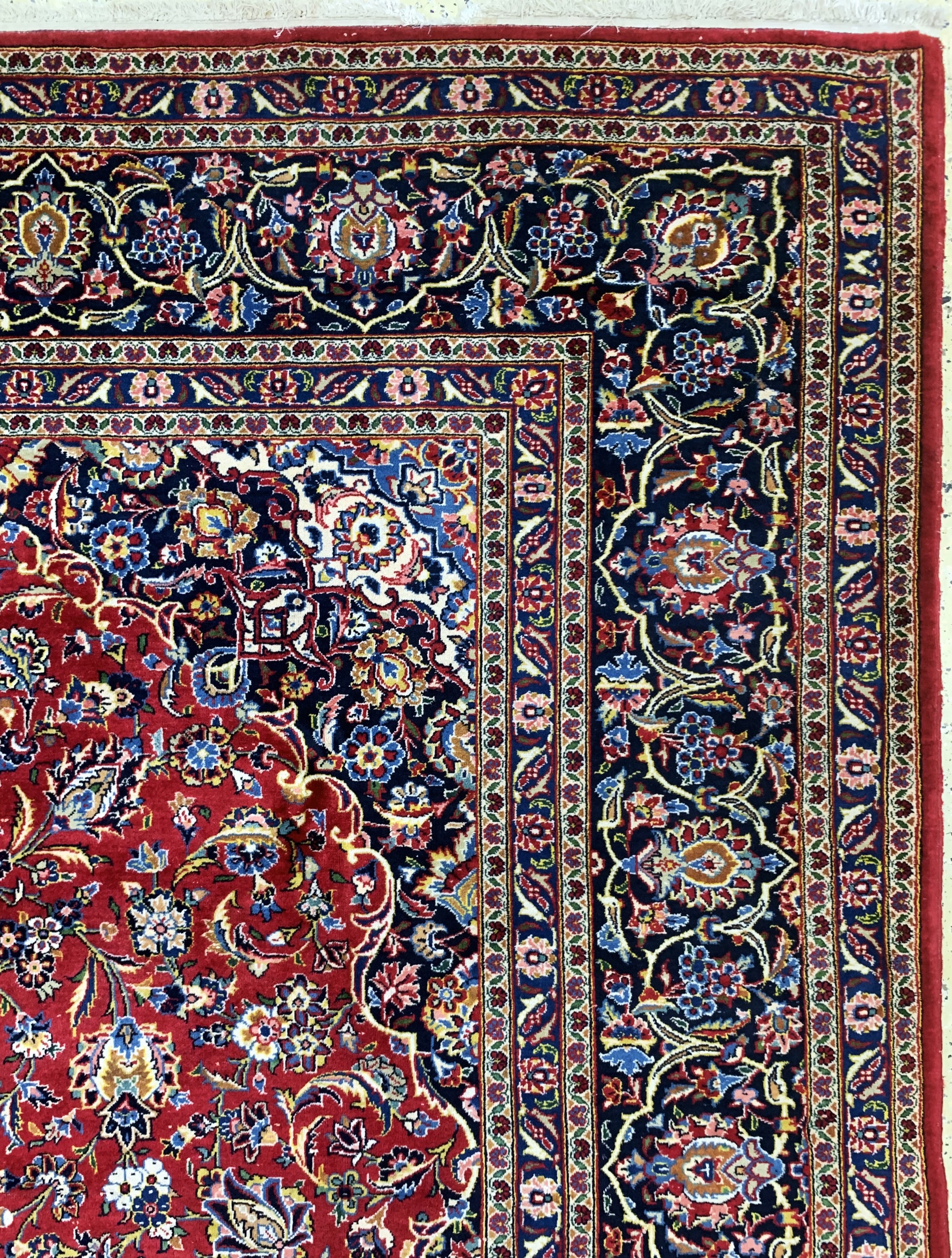 Detail e: Keschan sign., Persien, ca. 50 Jahre, Wolleauf Baumwolle, ca. 420 x 305 cm, EHZ: 2-3