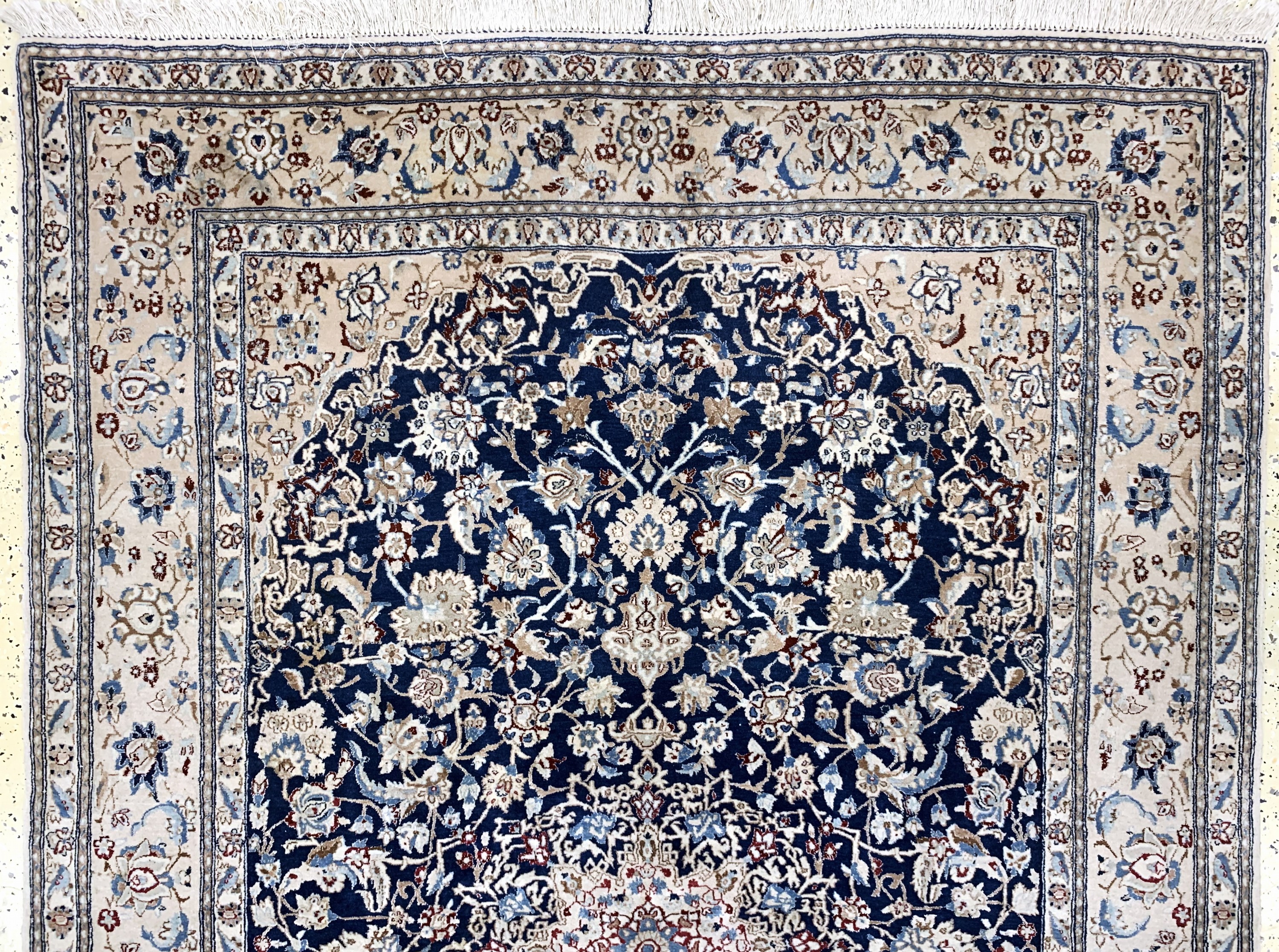 Detail a: Nain fein, Persien, um 1950, Korkwolle mit Seide, ca. 233 x 155 cm, ca. 800.000 Kn/qm, EHZ: 2