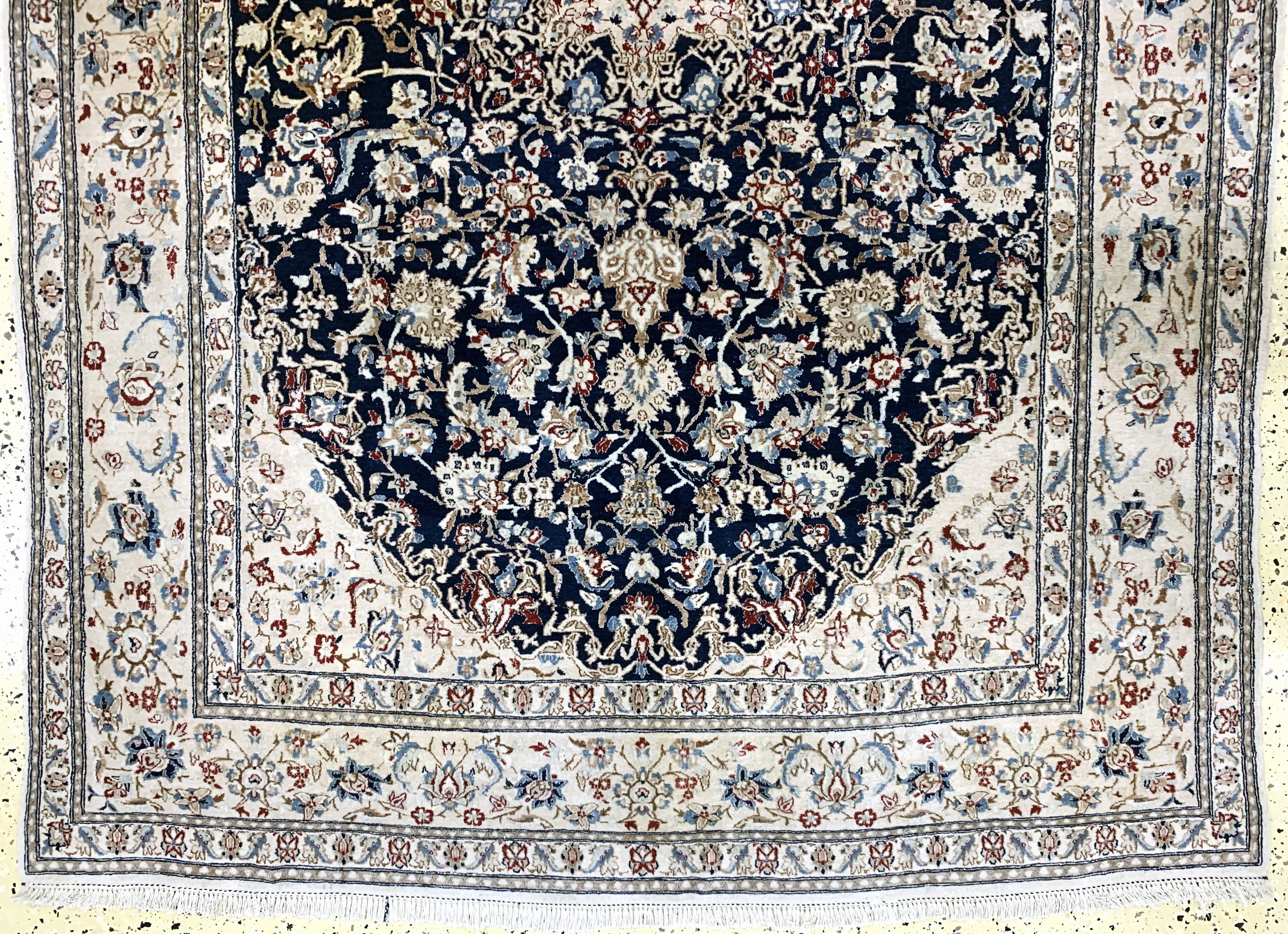 Detail b: Nain fein, Persien, um 1950, Korkwolle mit Seide, ca. 233 x 155 cm, ca. 800.000 Kn/qm, EHZ: 2