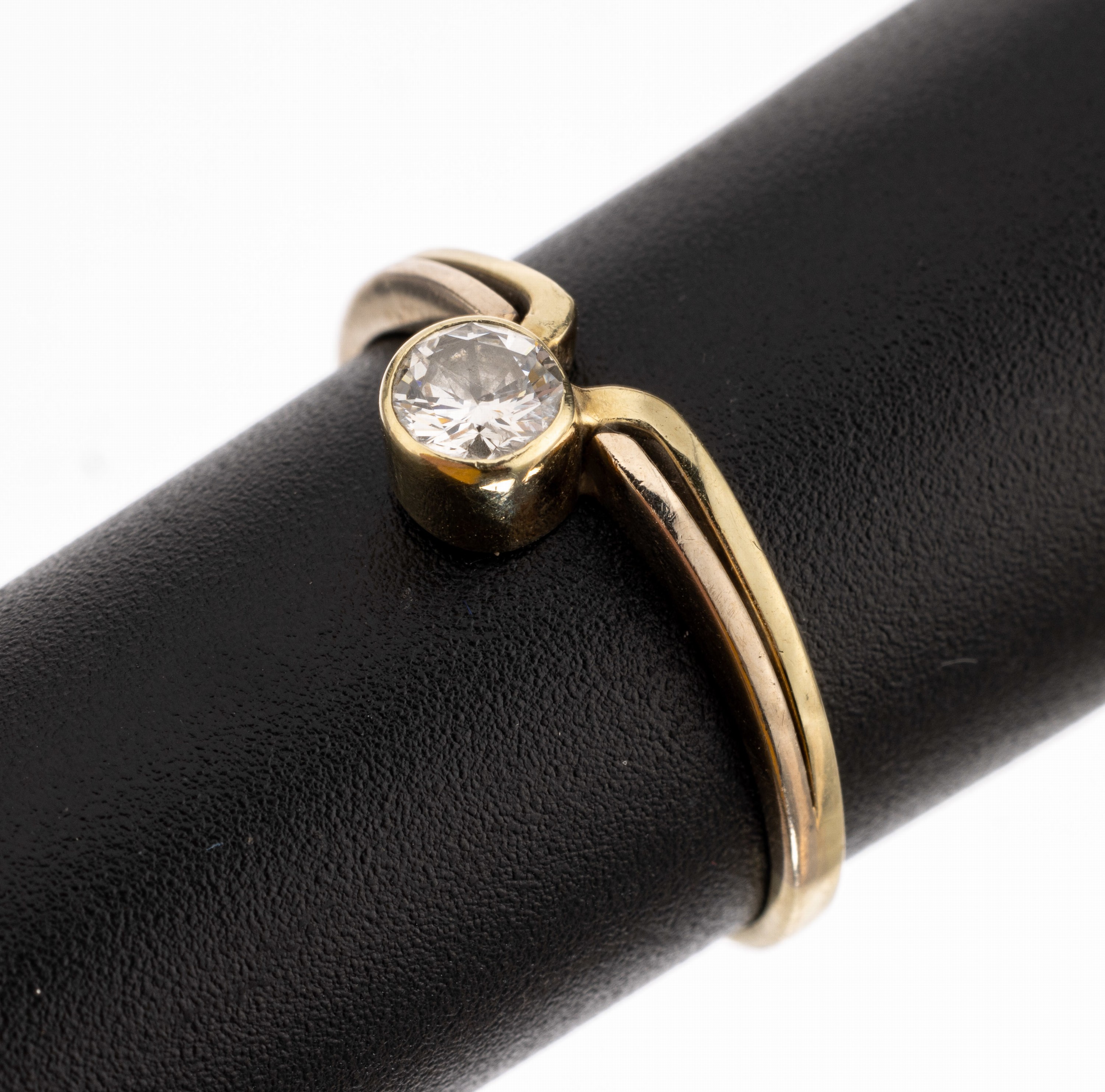 14 kt Gold Brillant Ring, GG 585/000, Brillant Solitär ca. 0.25 ct (grav.) Weiss/p 1,RW 54, ca. 1.8 g
