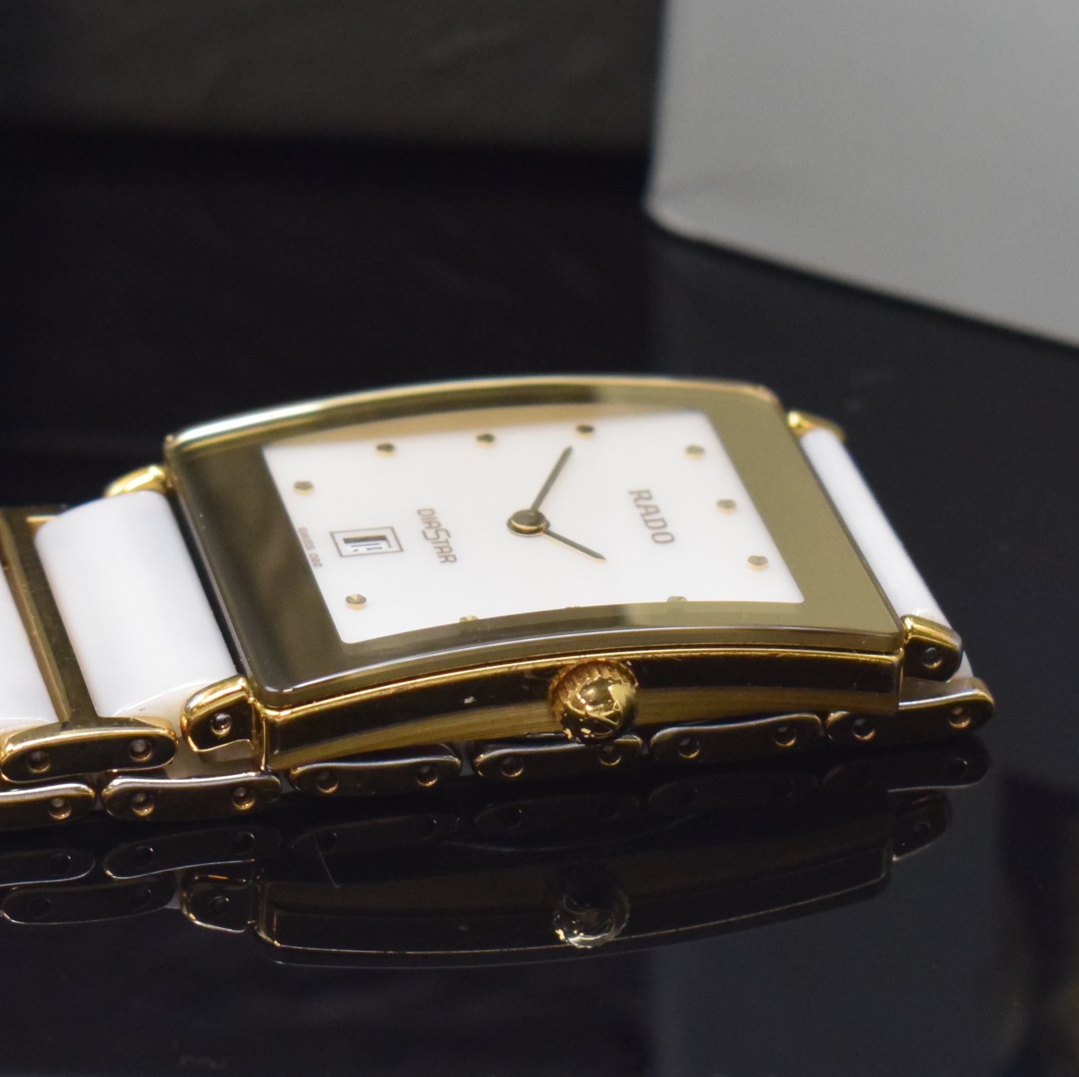 Detail c: RADO Armbanduhr Serie Diastar Referenz 160.0281.3N, Schweiz um 1995, verg. Geh. mit kratzfesten Glas, Stahlboden aufgedr., Keramikband mit verg. ...