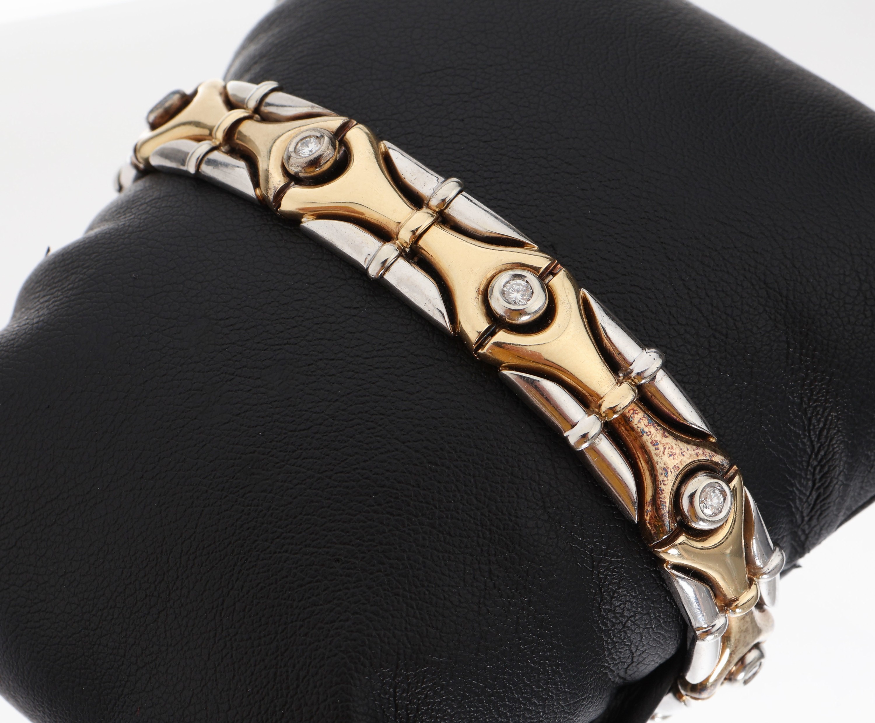 14 kt Gold Brillant-Armband, GG/WG 585/000,8 Brillanten zus. ca. 0.40 ct Weiss/si, L. ca. 17.5 cm, Kastenschloss mit 2 Sicherheitsachten, ca. 39.0 g
