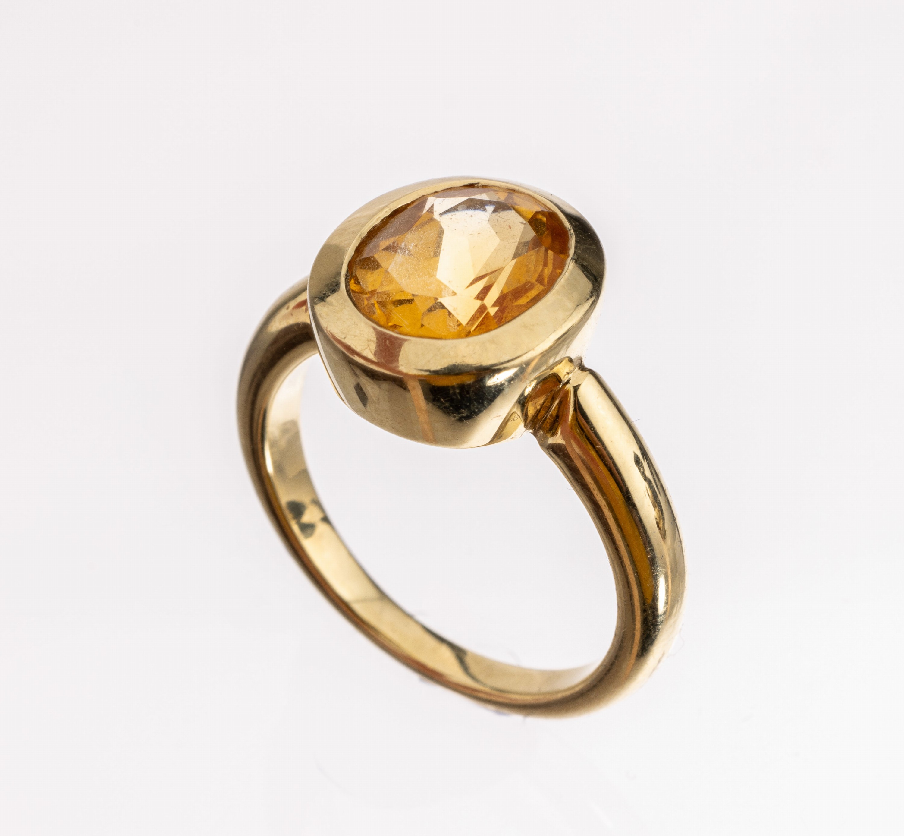 14 kt Gold Citrin-Ring, GG 585/000, ovalfacett. Citrin ca. 2.20 ct, RW 54, ca. 6.4 g