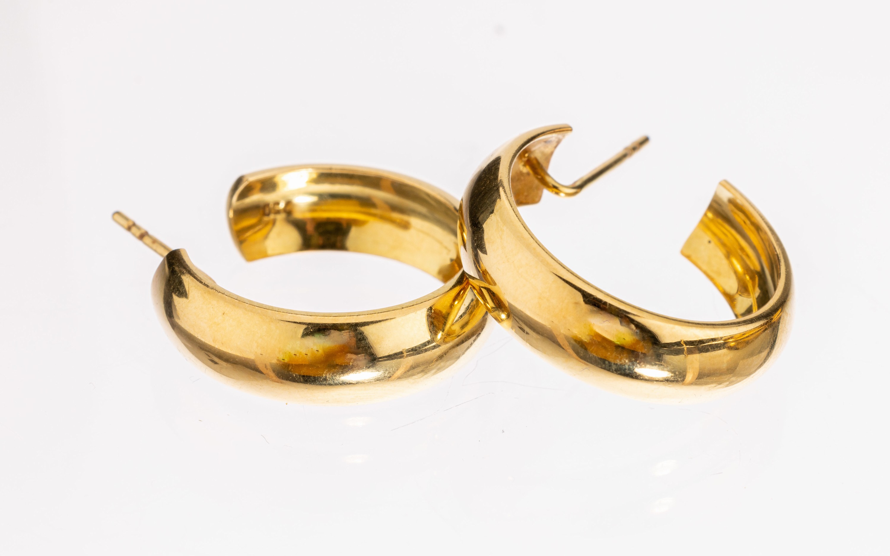 Paar 18 kt Gold Ohrcreolen, GG 750/000, massive Ausführung, Brisuren fehlen, ca. 12.6 g