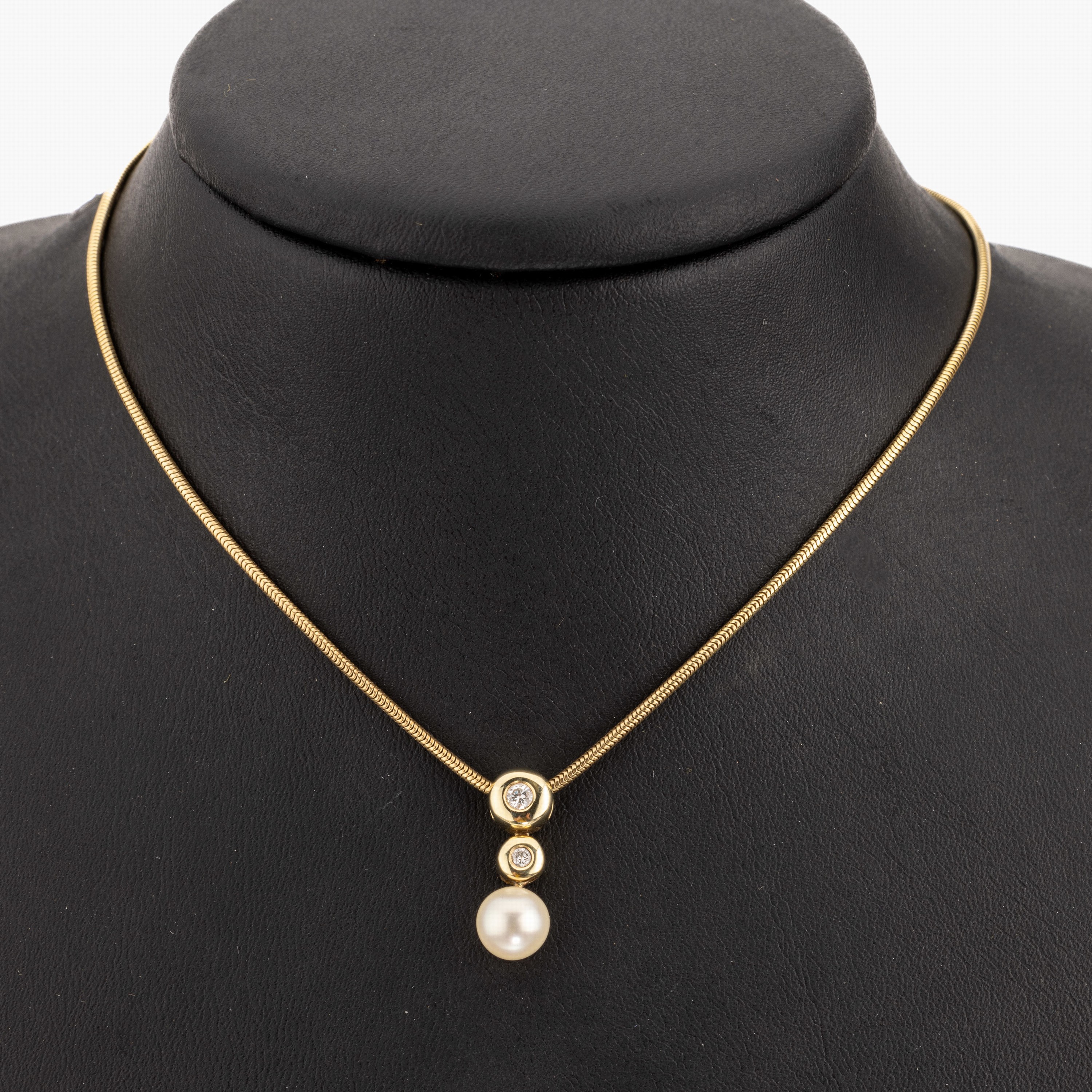 14 kt Gold Brillant-Perl-Anhänger, GG 585/000, 2 einzeln gefasste Brillanten zus. ca. 0.10 ct Weiss/si, 1 bewegl. abgehängte Zuchtperle, D. ca. ...