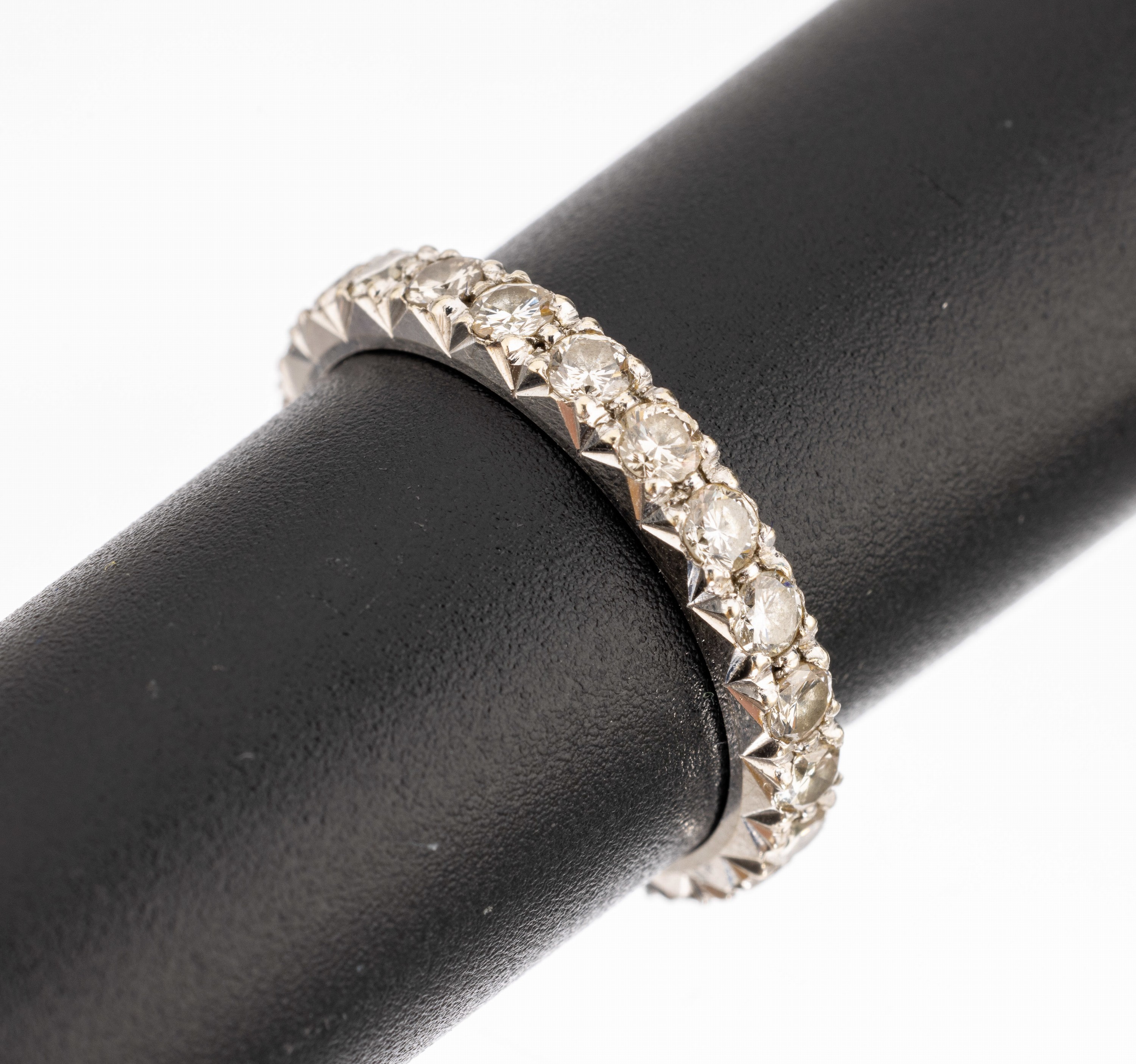 14 kt Gold Brillant Memoryring, WG 585/000 (gepr.), 22 Brillanten zus. ca. 1.05 ct Weiss-get. Weiss/p 1, RW 54.5, ca. 3.0 g