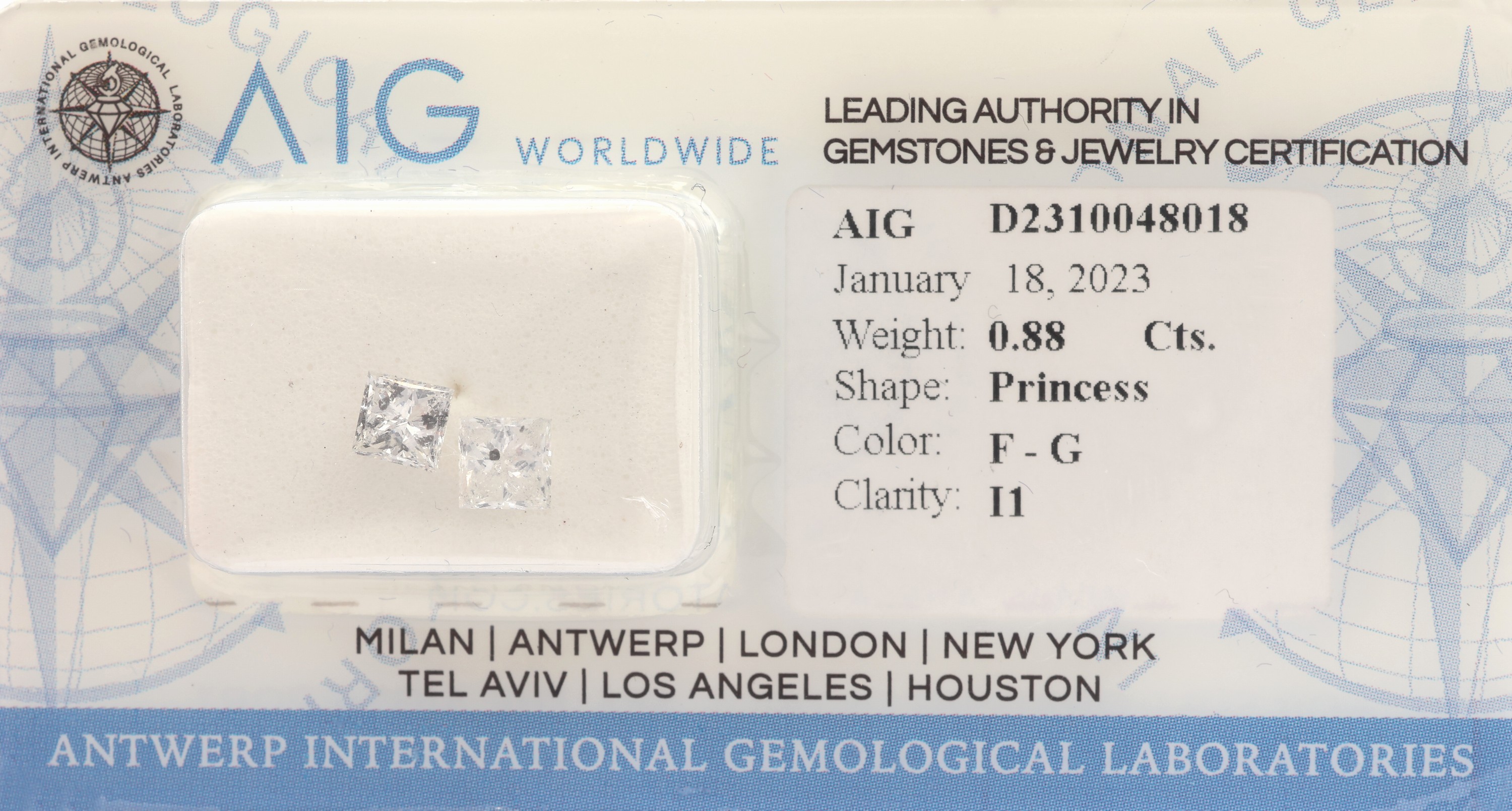 Lot 2 lose Diamanten zus. ca. 0.88 ct, im Princess Cut, feines Weiss(F-G)/p1, verschweisstmit AIG-Expertise 01/2023