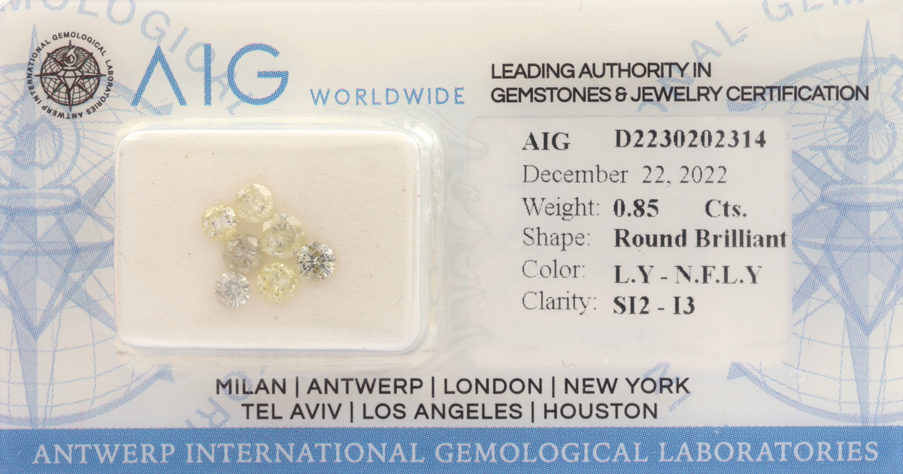 Lot lose Brillanten zus. ca. 0.85 ct, light Yellow-N.F.light Yellow/si2-p3, verschweißt, mit AIG-Expertise 12/2022