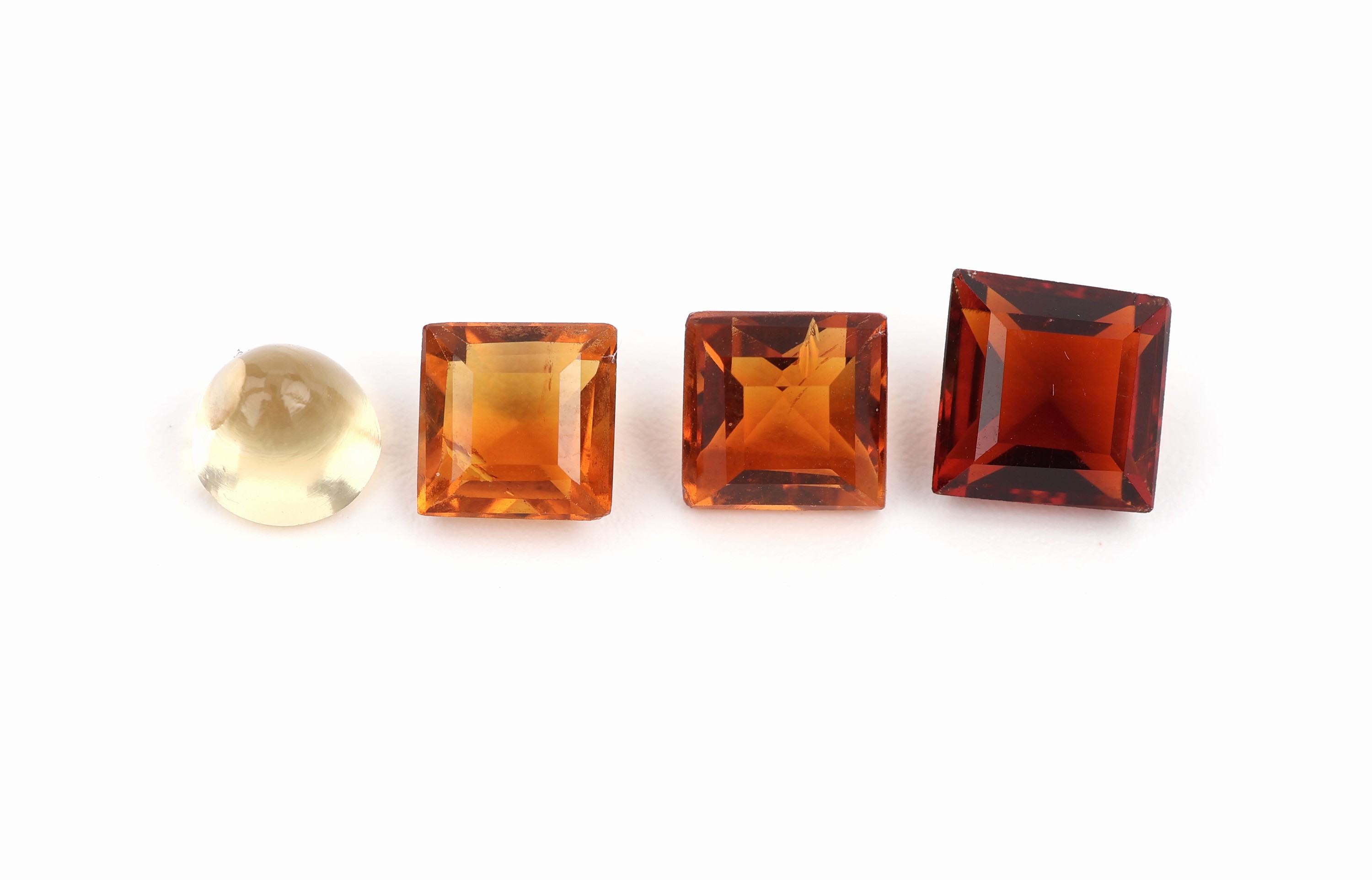 Detail a: Lot lose Citrine zus. ca. 54.0 ct, Carrees in versch. Grössen und Farbnuancen