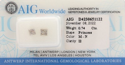 Image Lot 2 loose diamonds total approx. 0.74 ct , in Princess Cut Cape(M-N)/p2, sealed, with ...