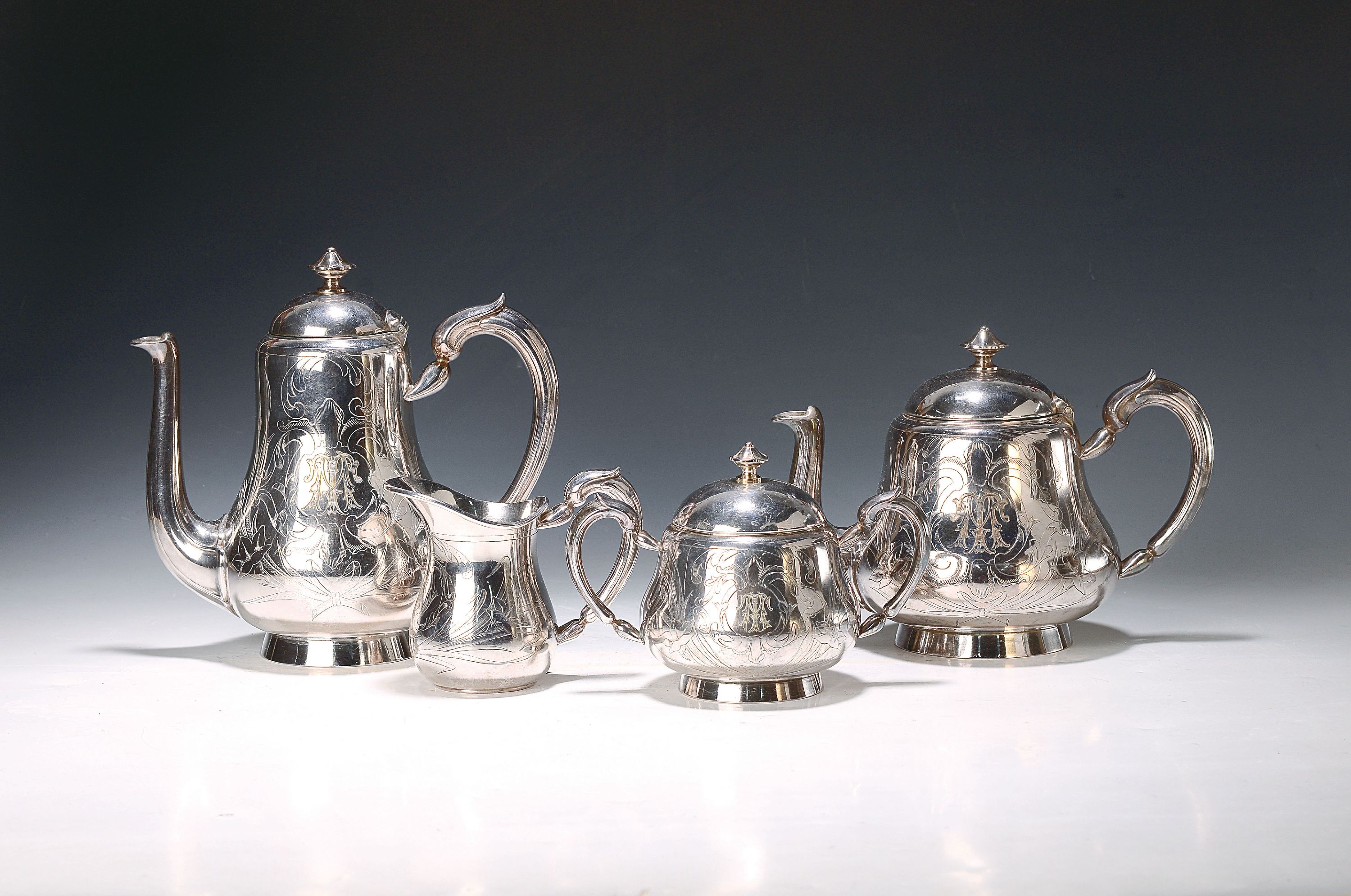 Kernstück für Kaffee und Tee, Christofle, 2. Hälfte 20.Jh., Metall versilbert, gemarkt OC (Orfevrerie Christofle), gravierter Rankendekor, ...