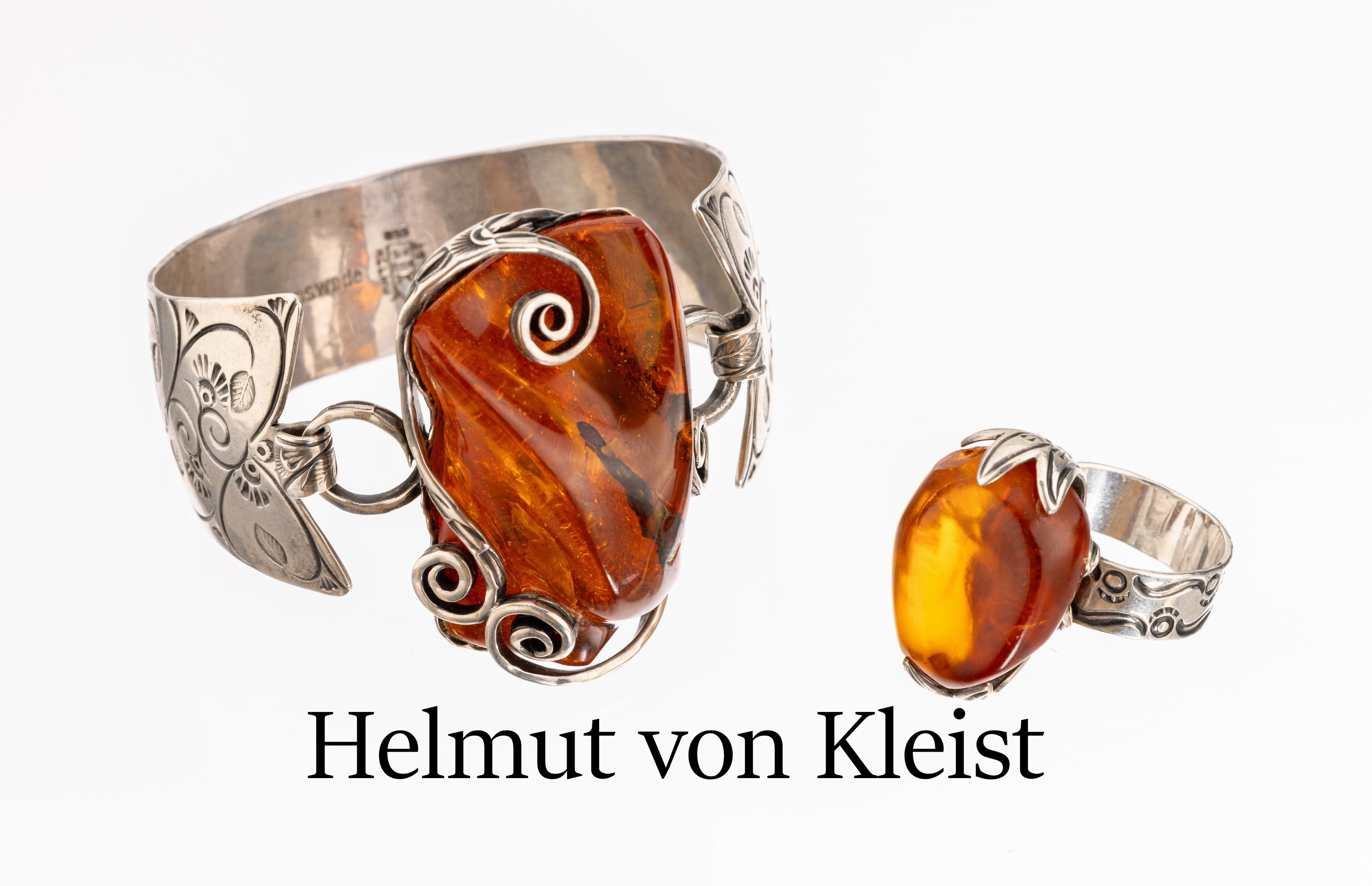 Bernstein-Schmuckset, 835er Silber, Worpswede, Hersteller HELMUT von KLEIST, bekannter Silberschmied aus dem Künstlerdorf, hier: 1 Ring, RW 61, und ...