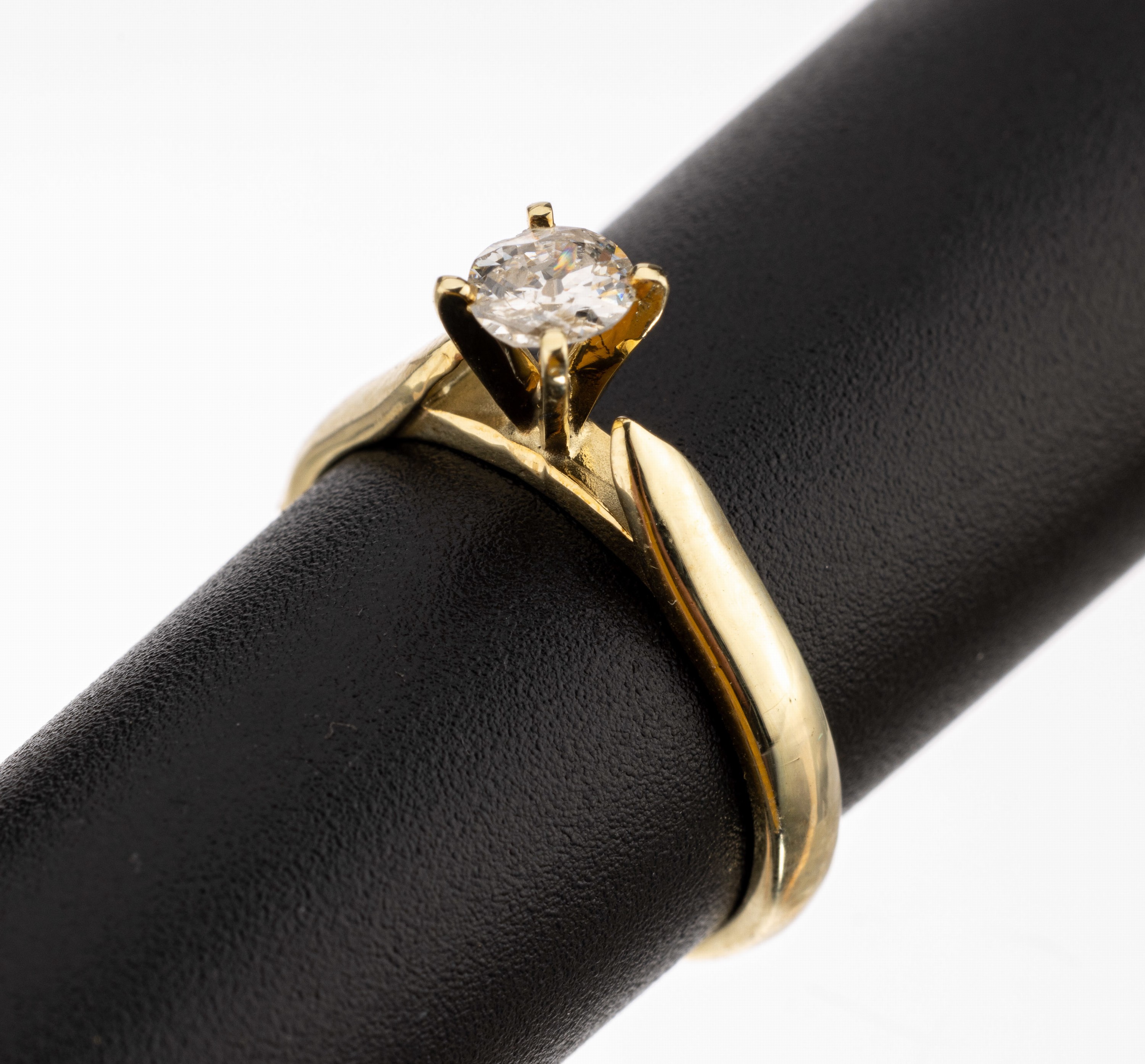 14 kt Gold Diamant Ring, GG 585/000, Altschliff-Diamant ca. 0.32 ct Weiß/p 1, total ca. 2.9 g, RW 51.5