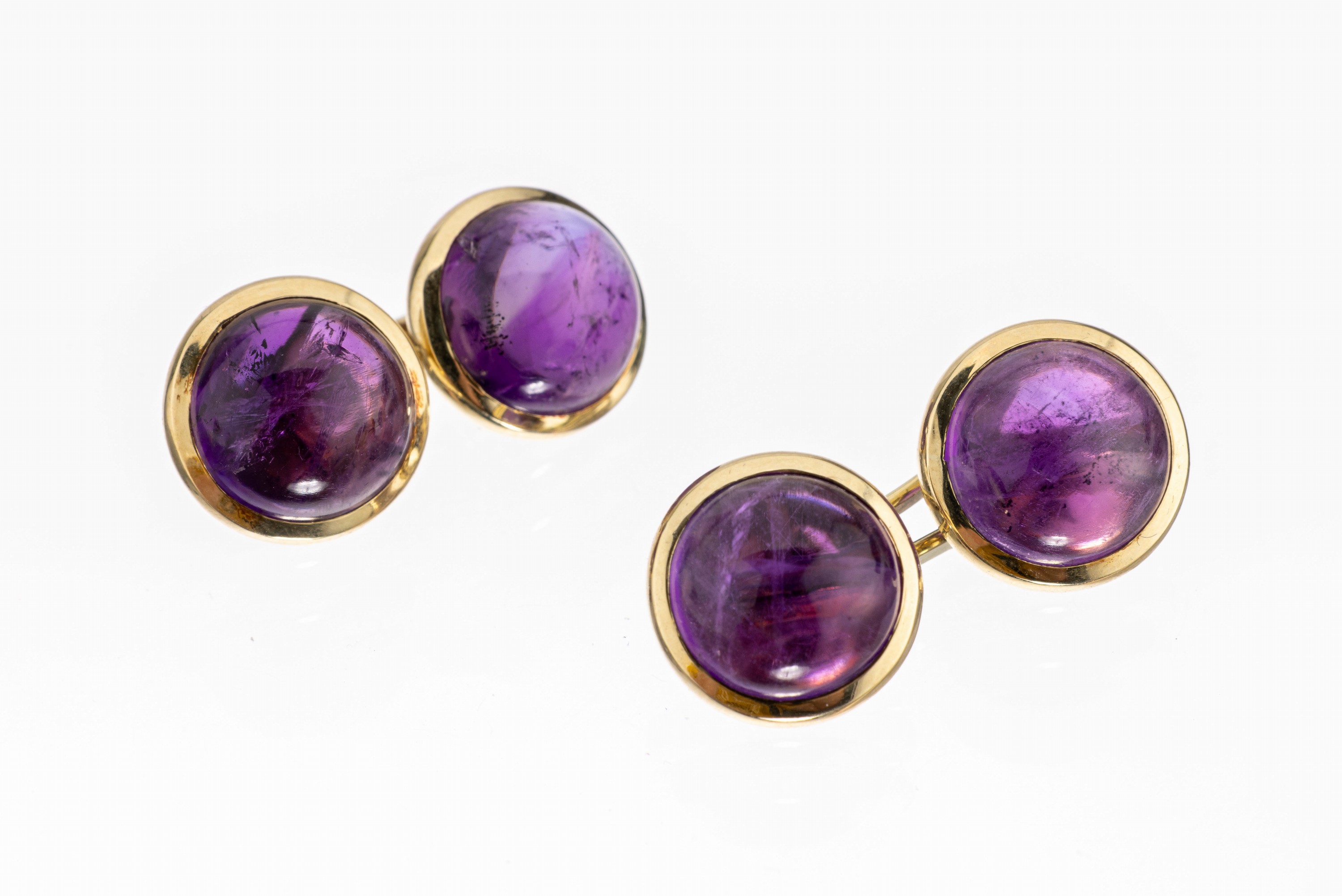 Paar 14 kt Gold Amethyst-Manschettenknöpfe, GG 585/000, schlicht mit 4 runden Amethyst- Cabochons, ca. 10.2 g