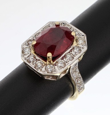 Image 14 kt gold ruby brilliant ring , YG 585/000,oval bevelled ruby (treated) approx. 8.16 ...