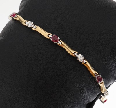 Image 18 kt gold ruby-brilliant-bracelet , YG/WG 750/000, 6 oval bevelled rubies total approx. ...