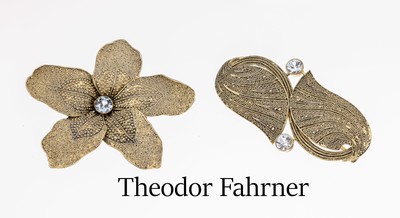 Image Lot 2 THEODOR FAHRNER brooches , silver 925 gilt, 1 x 2 opposed blossoms, 2 round ...