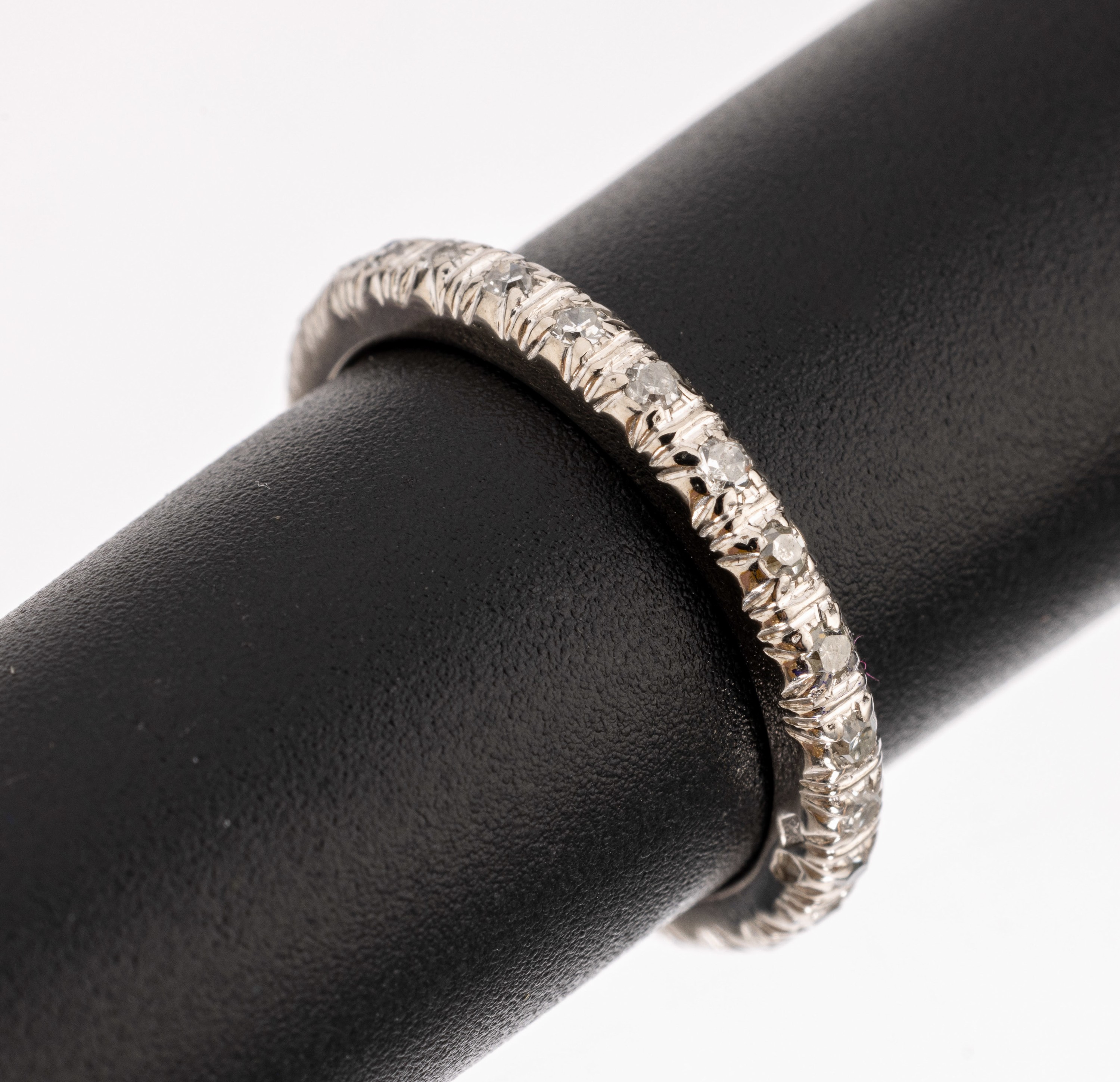 14 kt Gold Brillant-Memoryring, WG 585/000,Brillanten zus. ca. 0.27 ct Weiss/si, RW 54, ca. 2.8 g