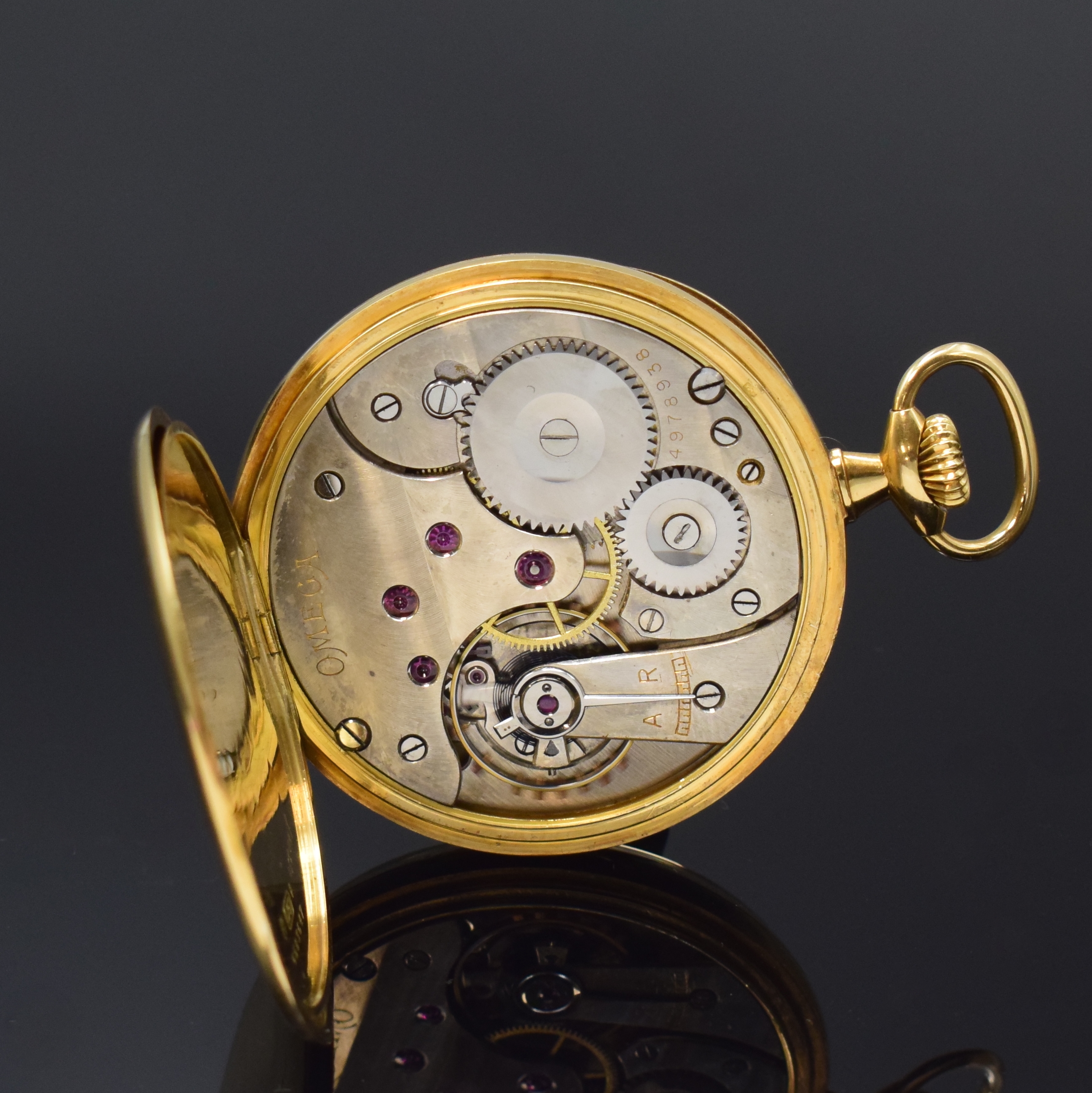 Detail e: OMEGA Frackuhr in GG 750/000, Schweiz um 1916, glattes 2-Deckel Goldgeh. dell., Cuvette m. Medaillengrav., gold. Zifferbl., schwarz. Breguetzahlen, ...