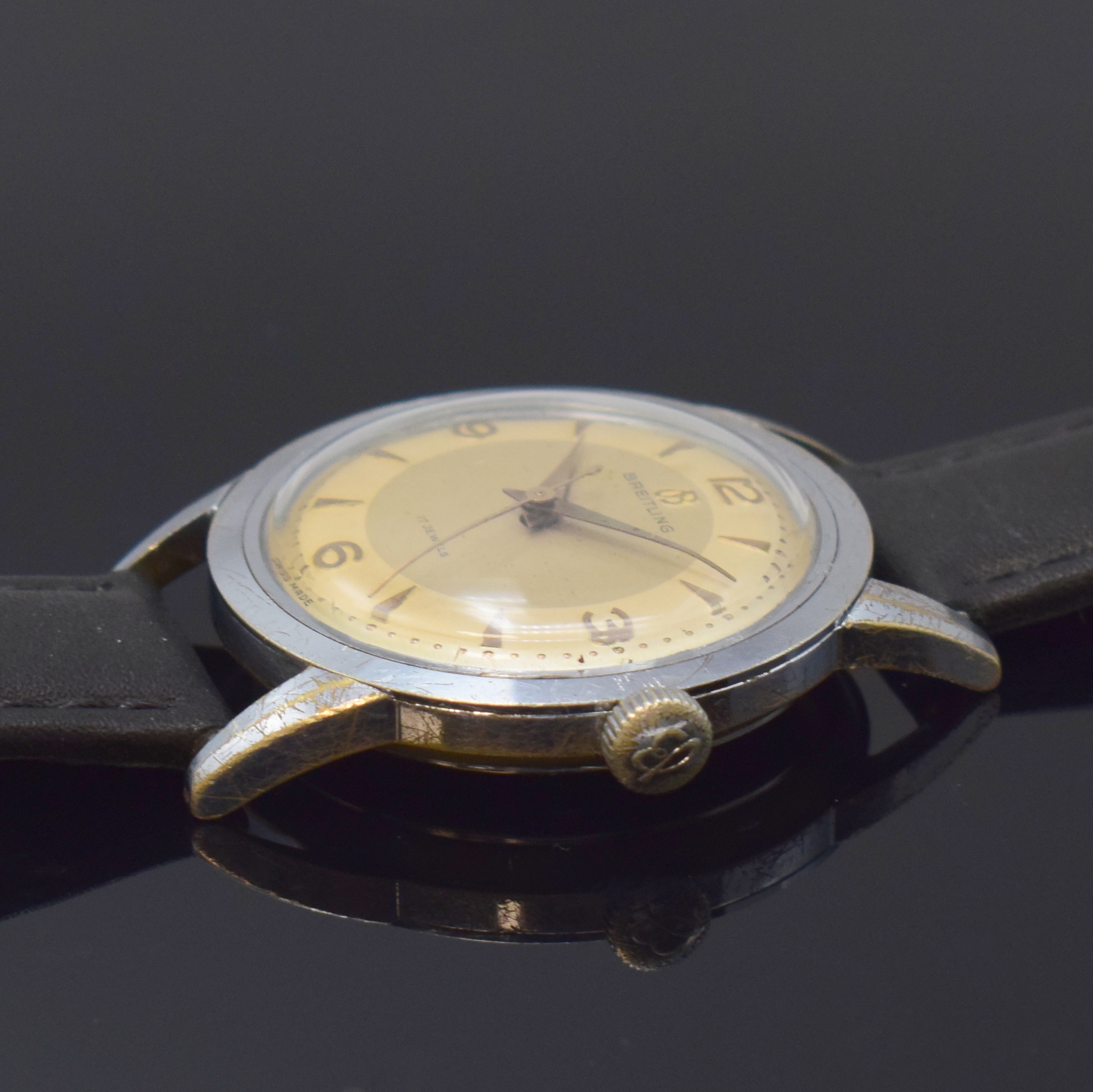 Detail b: BREITLING Referenz 2906 Herrenarmbanduhr, Schweiz um 1945, Handaufzug, verchr. Geh. m. verschr. Stahlboden, orig. Krone, silb. Duoton-Zifferbl. pat., ...