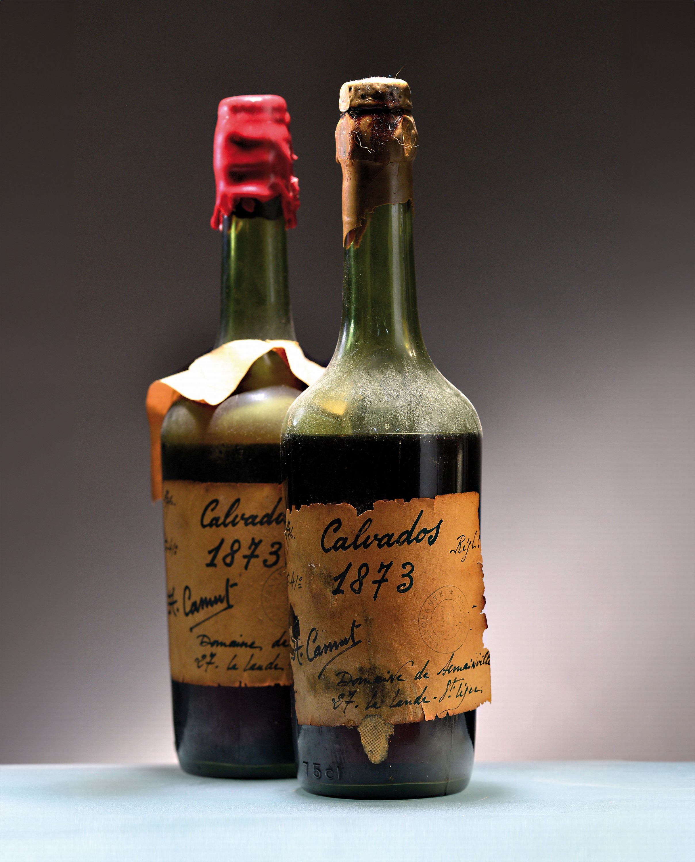2 Flaschen 1873 Adrien Camut Vintage Calvados , 41% Vol., 1 Flasche undicht, Selbstabholung oder Versand per Spedition