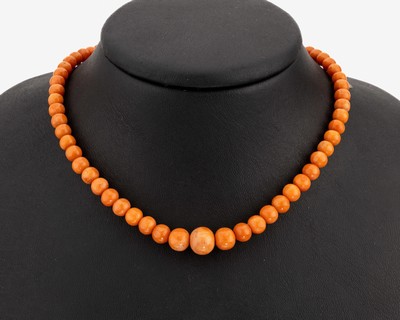 Image Coral-necklace, Italy approx. 1900 , tapering coral spheres, 3.9-9.9 mm, l. approx.56 ...