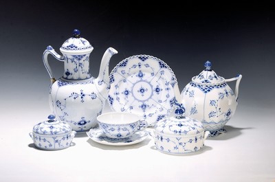 Image Tea service, Royal Copenhagen, musselmalet, full lace, teapot, 5 cups with saucers, 6 ...