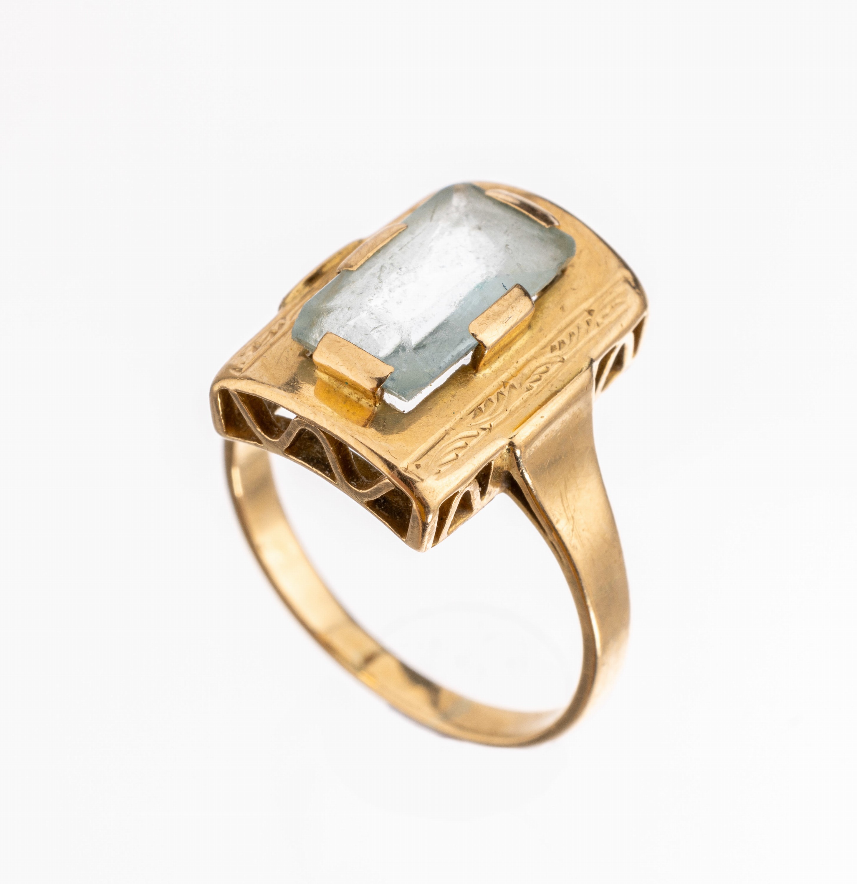 18 kt Gold Farbstein-Ring, GG 750/000 gepr., Oberfläche strukturiert, facett. synth.Spinell, RW 55, ca. 4.4 g