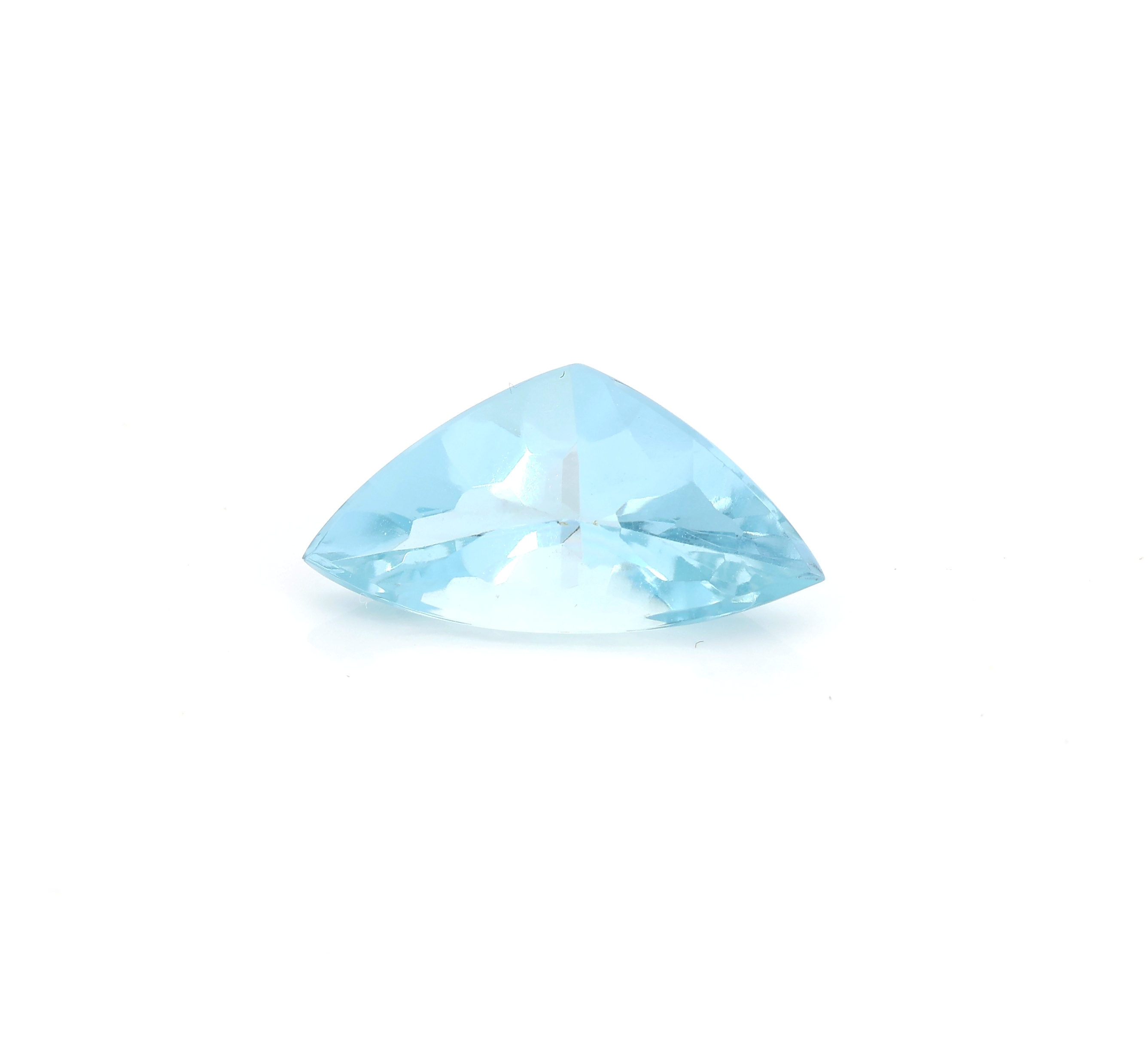 Loser Aquamarin ca. 6.3 ct, im Buff Top-Schliff, ca. 10.7 x 7.9 x 19.9 mm